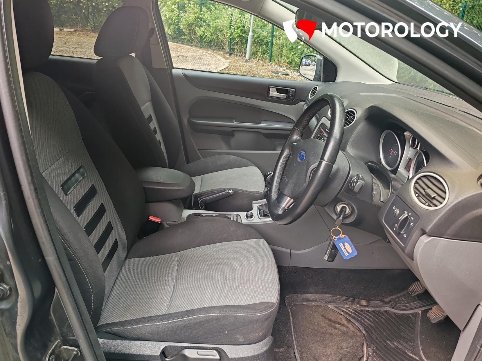 Ford Focus 1.6 Titanium Estate 5dr Petrol Manual (159 g/km, 99 bhp)