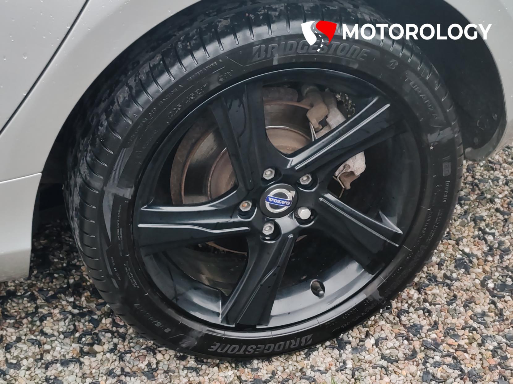 Volvo V40 2.0 D2 R-Design Lux Hatchback 5dr Diesel Auto Euro 6 (s/s) (120 ps)