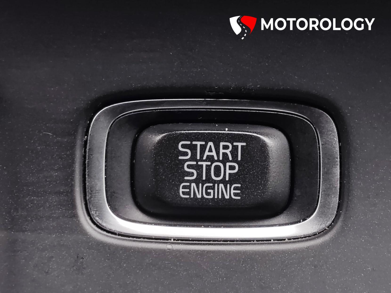Volvo V40 2.0 D2 R-Design Lux Hatchback 5dr Diesel Auto Euro 6 (s/s) (120 ps)