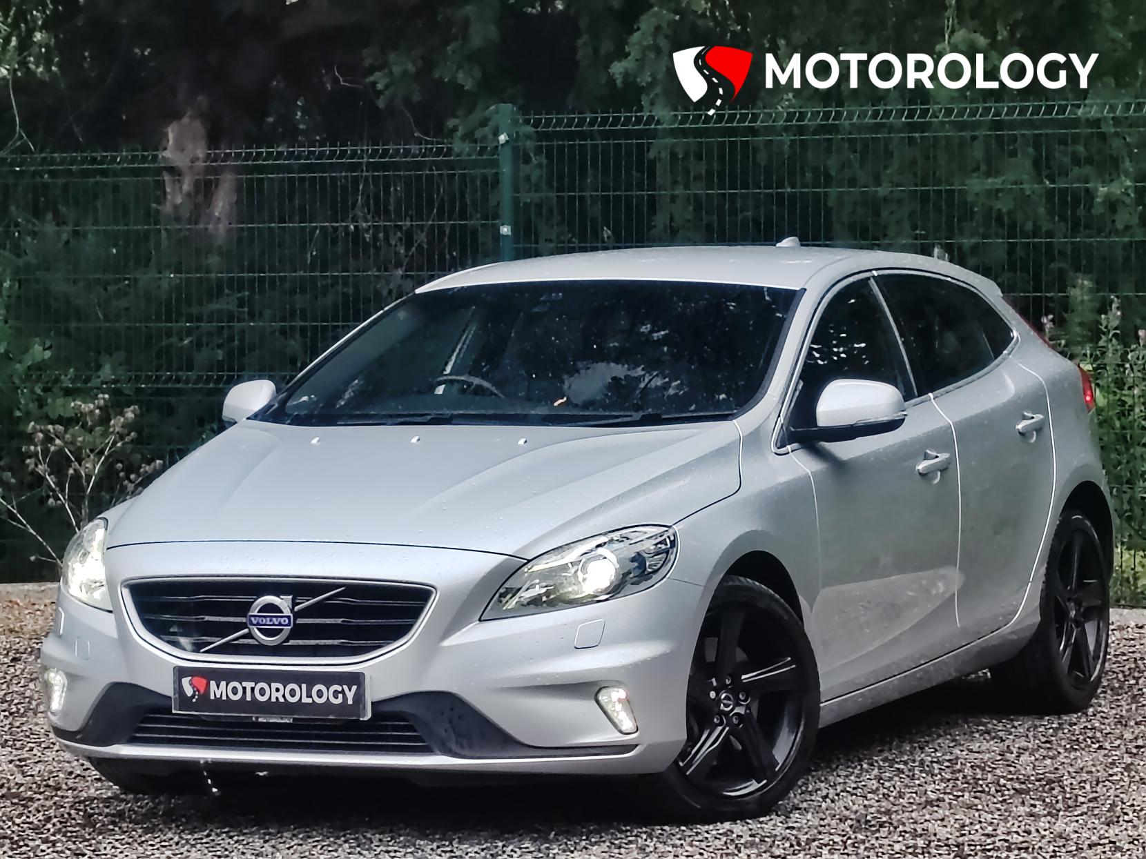 Volvo V40 2.0 D2 R-Design Lux Hatchback 5dr Diesel Auto Euro 6 (s/s) (120 ps)