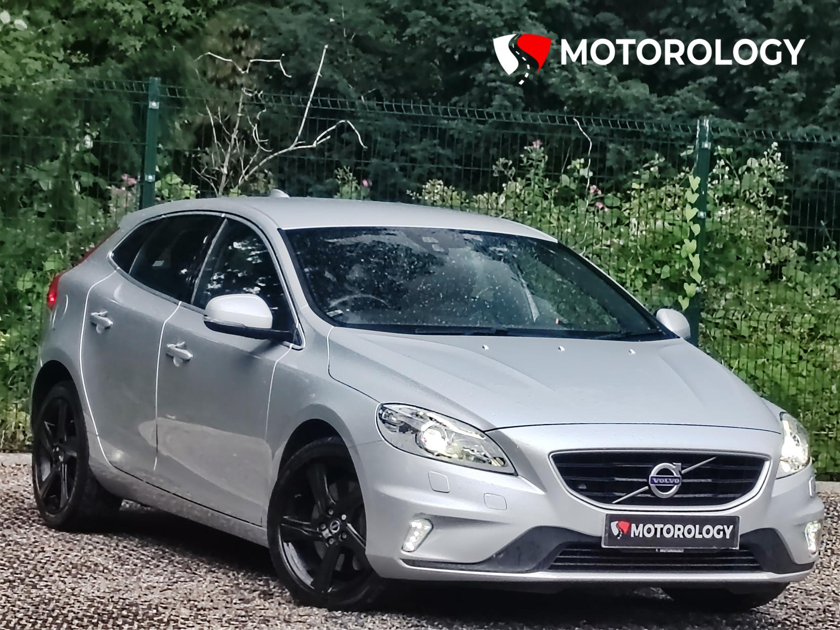 Volvo V40 2.0 D2 R-Design Lux Hatchback 5dr Diesel Auto Euro 6 (s/s) (120 ps)