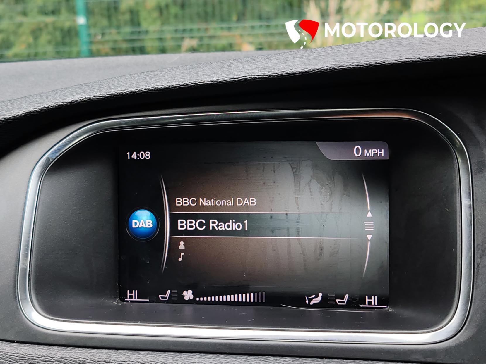 Volvo V40 Cross Country 2.0 D2 Nav Plus Hatchback 5dr Diesel Manual Euro 6 (s/s) (120 ps)