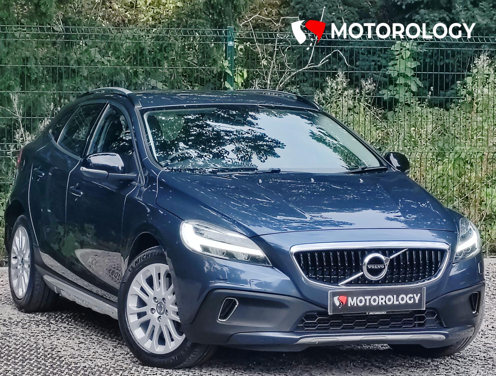 Volvo V40 Cross Country 2.0 D2 Nav Plus Hatchback 5dr Diesel Manual Euro 6 (s/s) (120 ps)