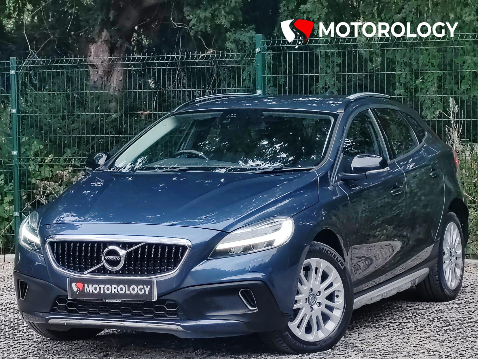 Volvo V40 Cross Country 2.0 D2 Nav Plus Hatchback 5dr Diesel Manual Euro 6 (s/s) (120 ps)