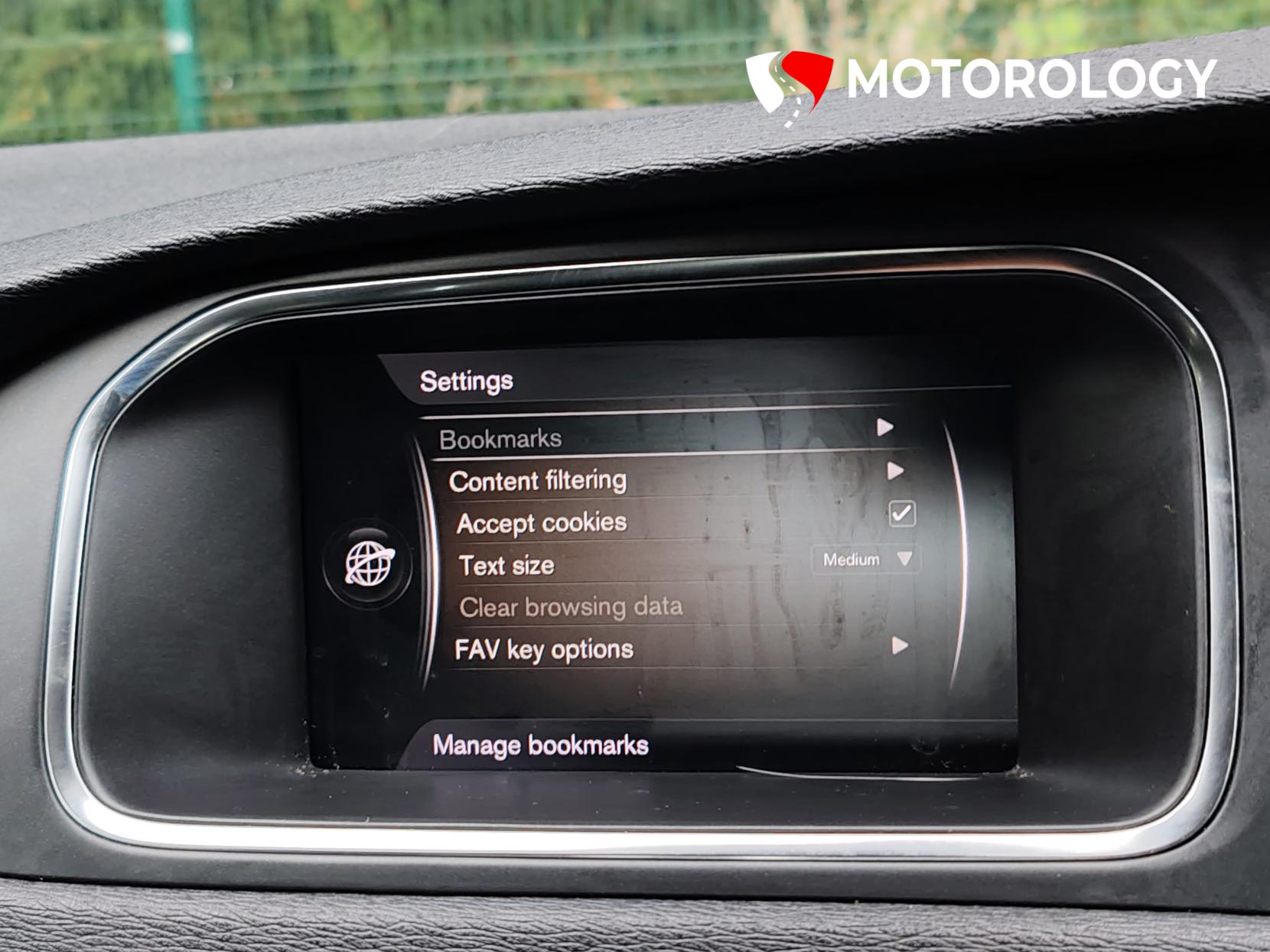 Volvo V40 Cross Country 2.0 D2 Nav Plus Hatchback 5dr Diesel Manual Euro 6 (s/s) (120 ps)