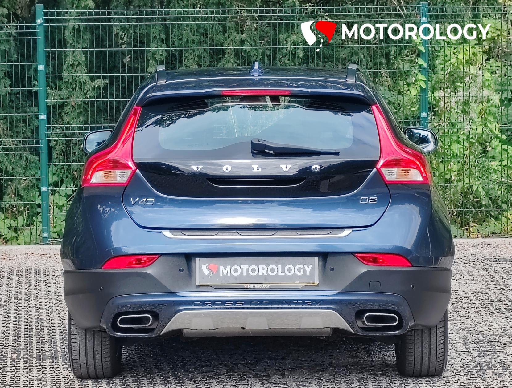 Volvo V40 Cross Country 2.0 D2 Nav Plus Hatchback 5dr Diesel Manual Euro 6 (s/s) (120 ps)