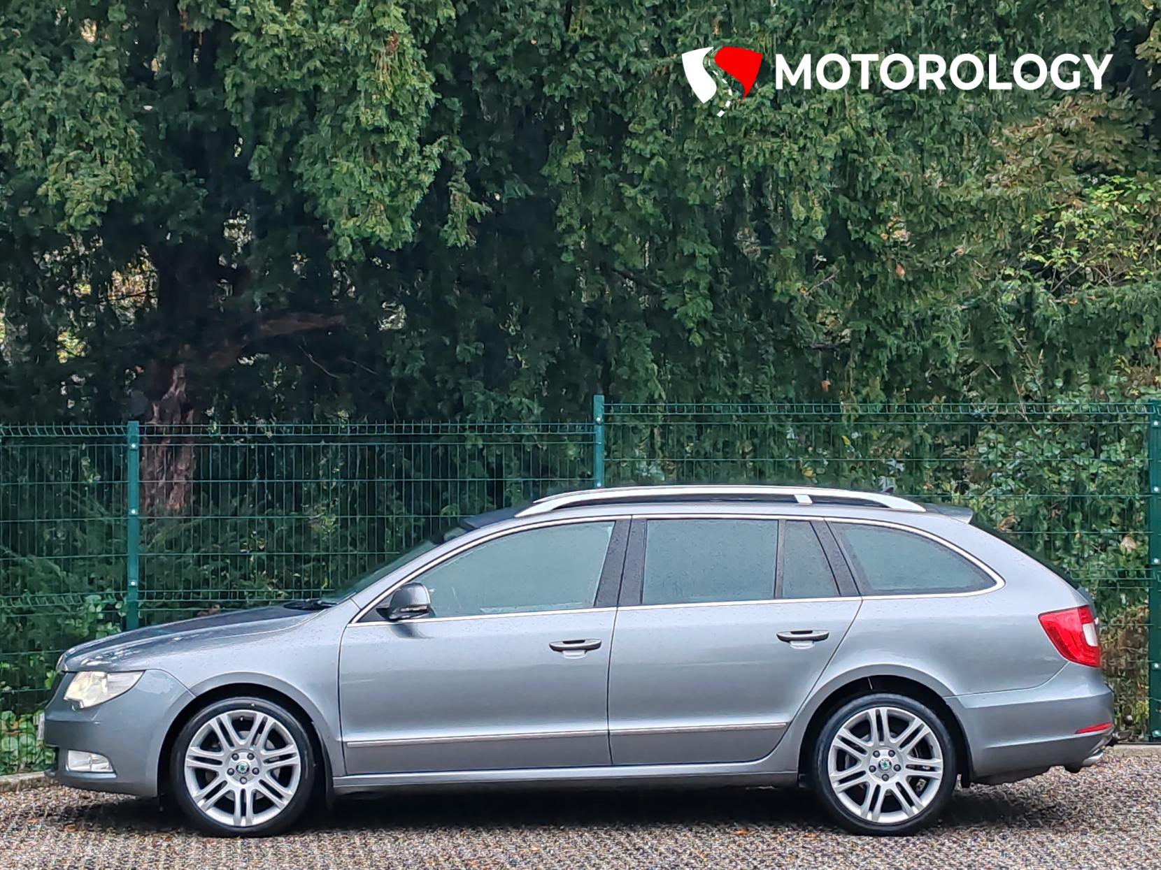 Skoda Superb 2.0 TDI Elegance Estate 5dr Diesel Manual 4WD Euro 5 (170 ps)