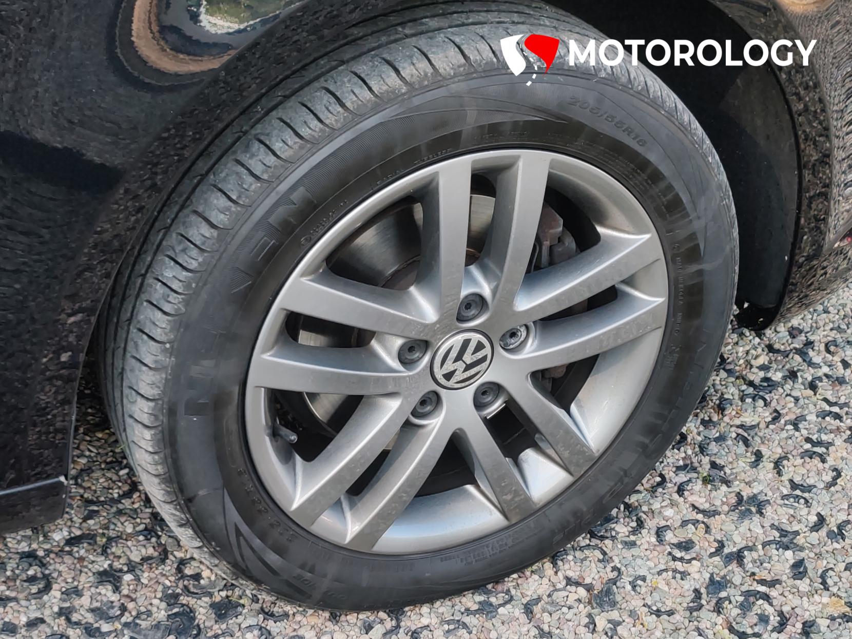Volkswagen Touran 1.6 TDI BlueMotion Tech SE MPV 5dr Diesel DSG Euro 5 (s/s) (105 ps)
