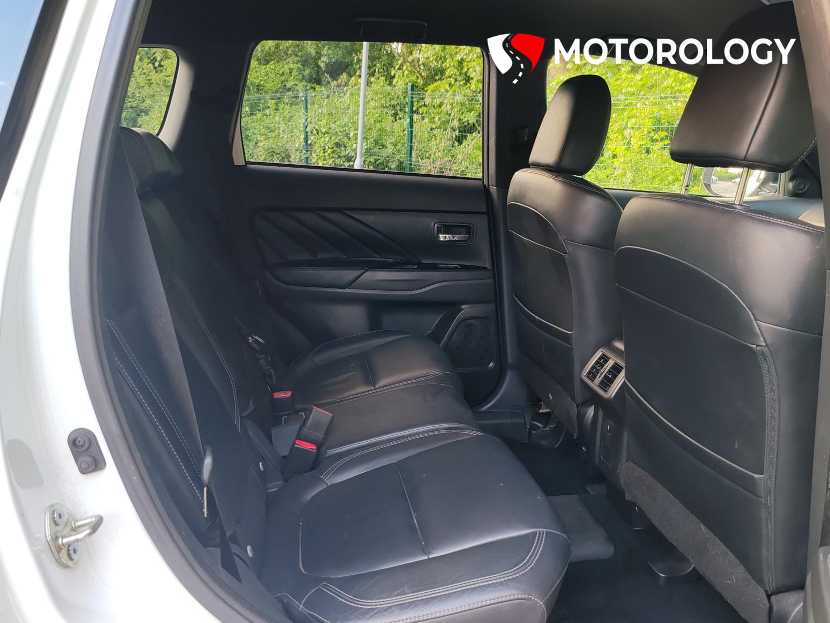 Mitsubishi Outlander 2.4h TwinMotor 13.8kWh Dynamic Safety SUV 5dr Petrol Plug-in Hybrid CVT 4WD Euro 6 (s/s) (224 ps)
