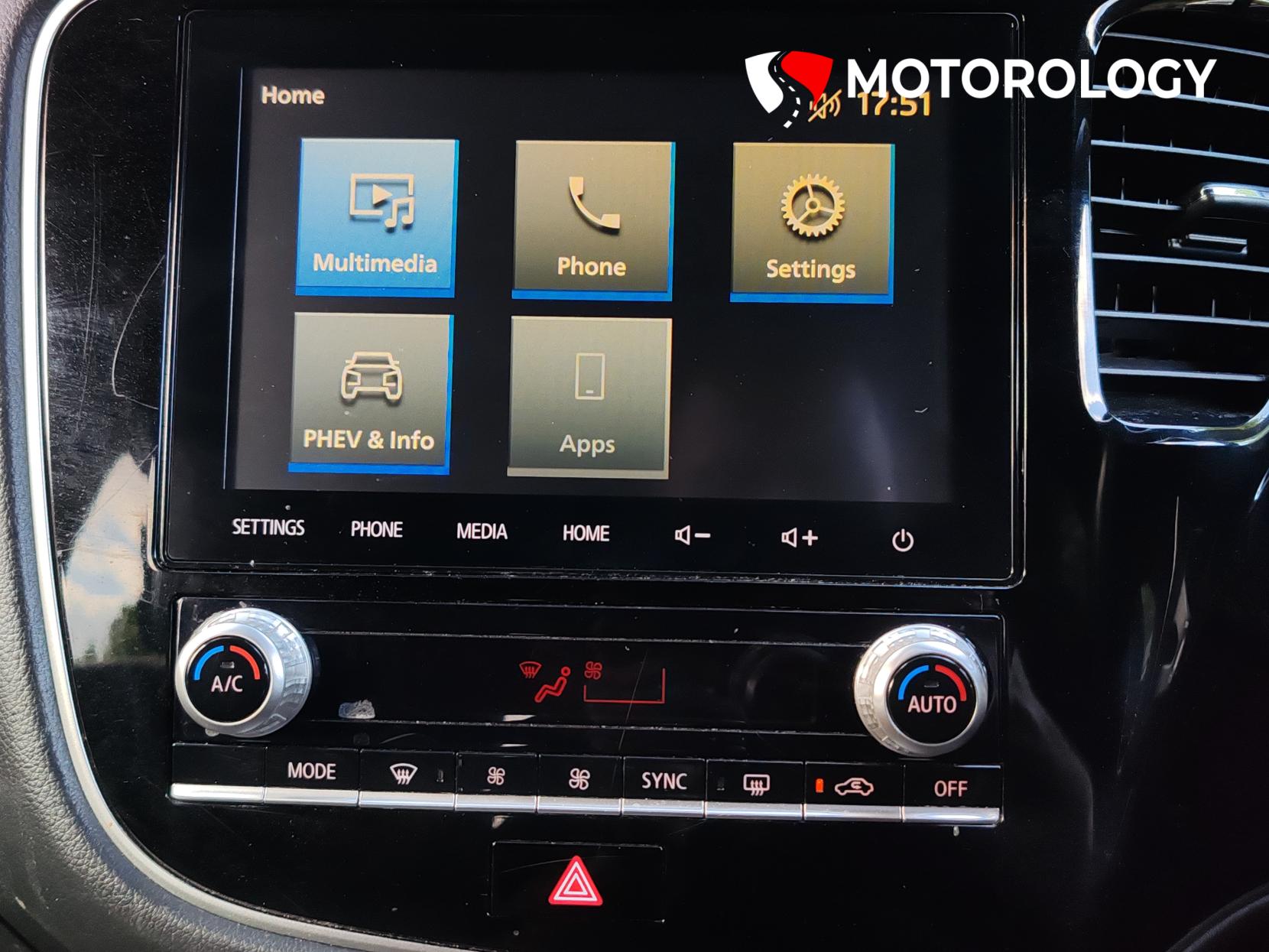 Mitsubishi Outlander 2.4h TwinMotor 13.8kWh Dynamic Safety SUV 5dr Petrol Plug-in Hybrid CVT 4WD Euro 6 (s/s) (224 ps)