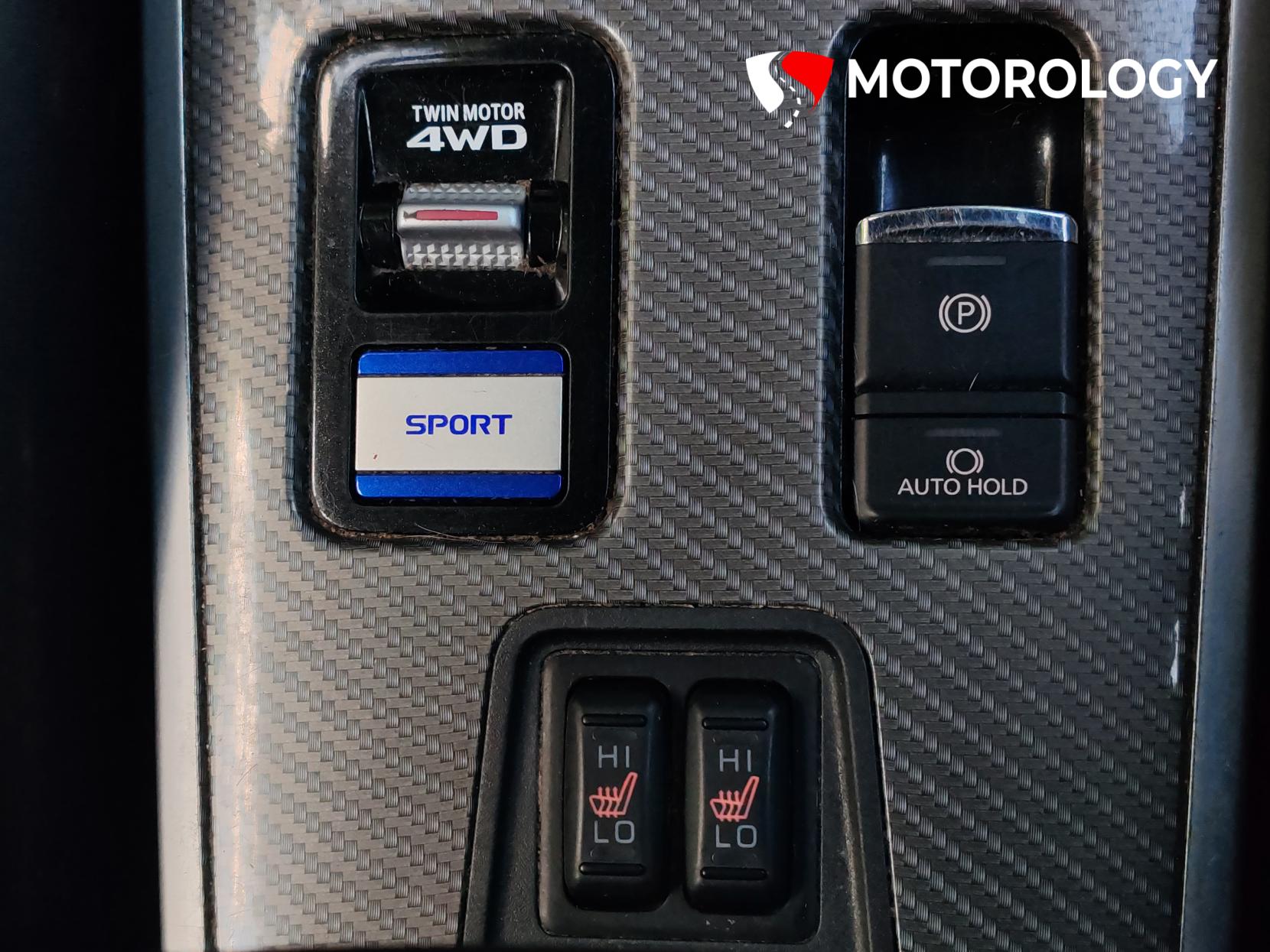 Mitsubishi Outlander 2.4h TwinMotor 13.8kWh Dynamic Safety SUV 5dr Petrol Plug-in Hybrid CVT 4WD Euro 6 (s/s) (224 ps)