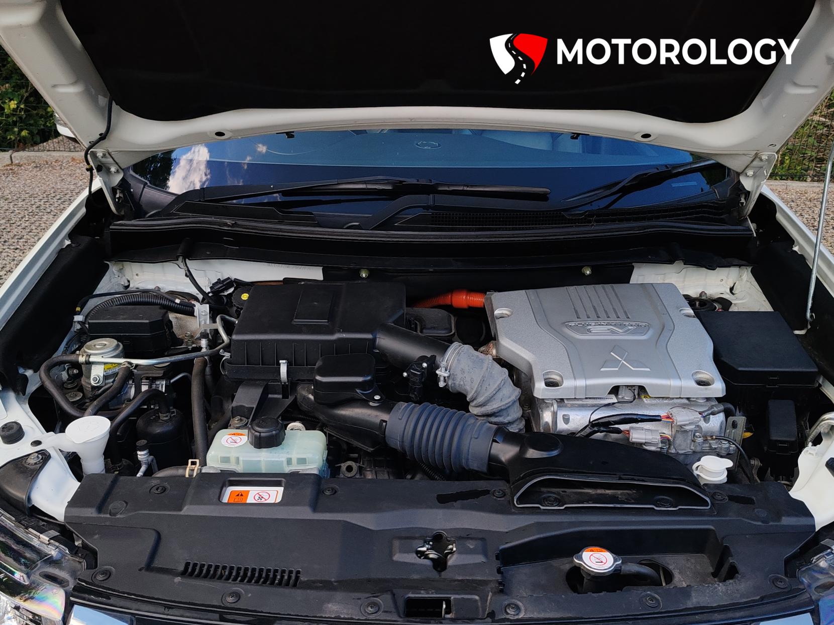 Mitsubishi Outlander 2.4h TwinMotor 13.8kWh Dynamic Safety SUV 5dr Petrol Plug-in Hybrid CVT 4WD Euro 6 (s/s) (224 ps)