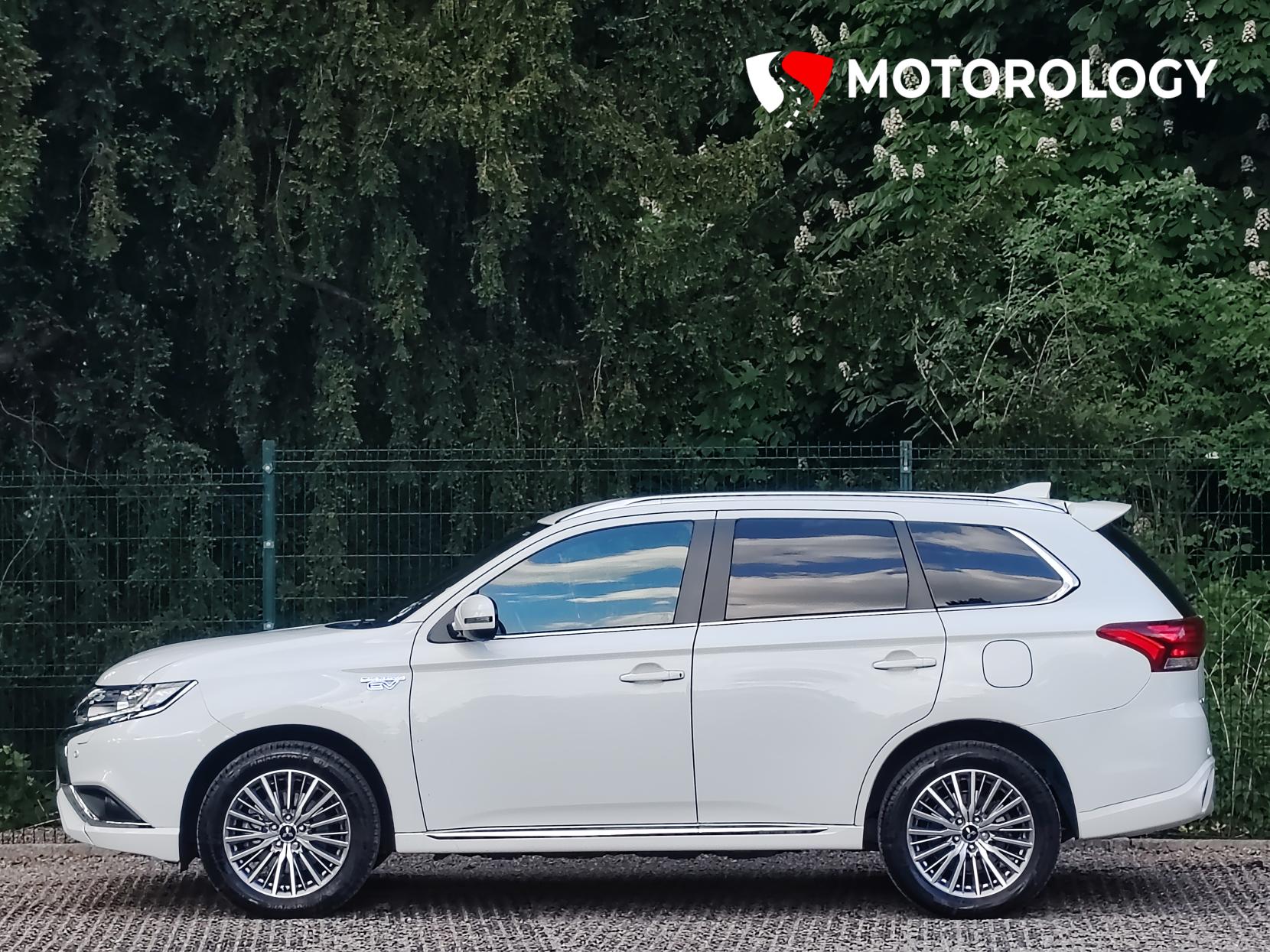 Mitsubishi Outlander 2.4h TwinMotor 13.8kWh Dynamic Safety SUV 5dr Petrol Plug-in Hybrid CVT 4WD Euro 6 (s/s) (224 ps)