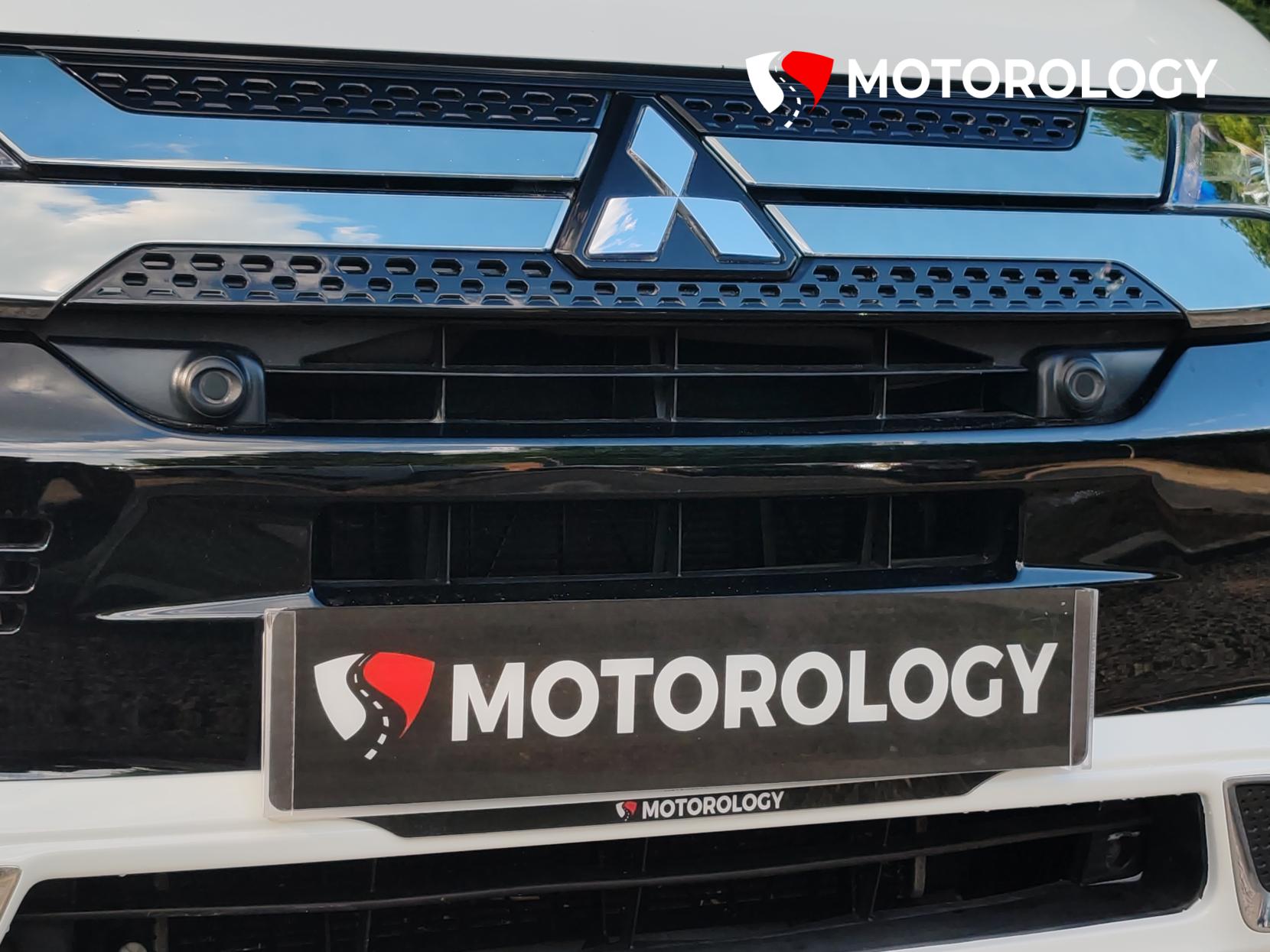 Mitsubishi Outlander 2.4h TwinMotor 13.8kWh Dynamic Safety SUV 5dr Petrol Plug-in Hybrid CVT 4WD Euro 6 (s/s) (224 ps)