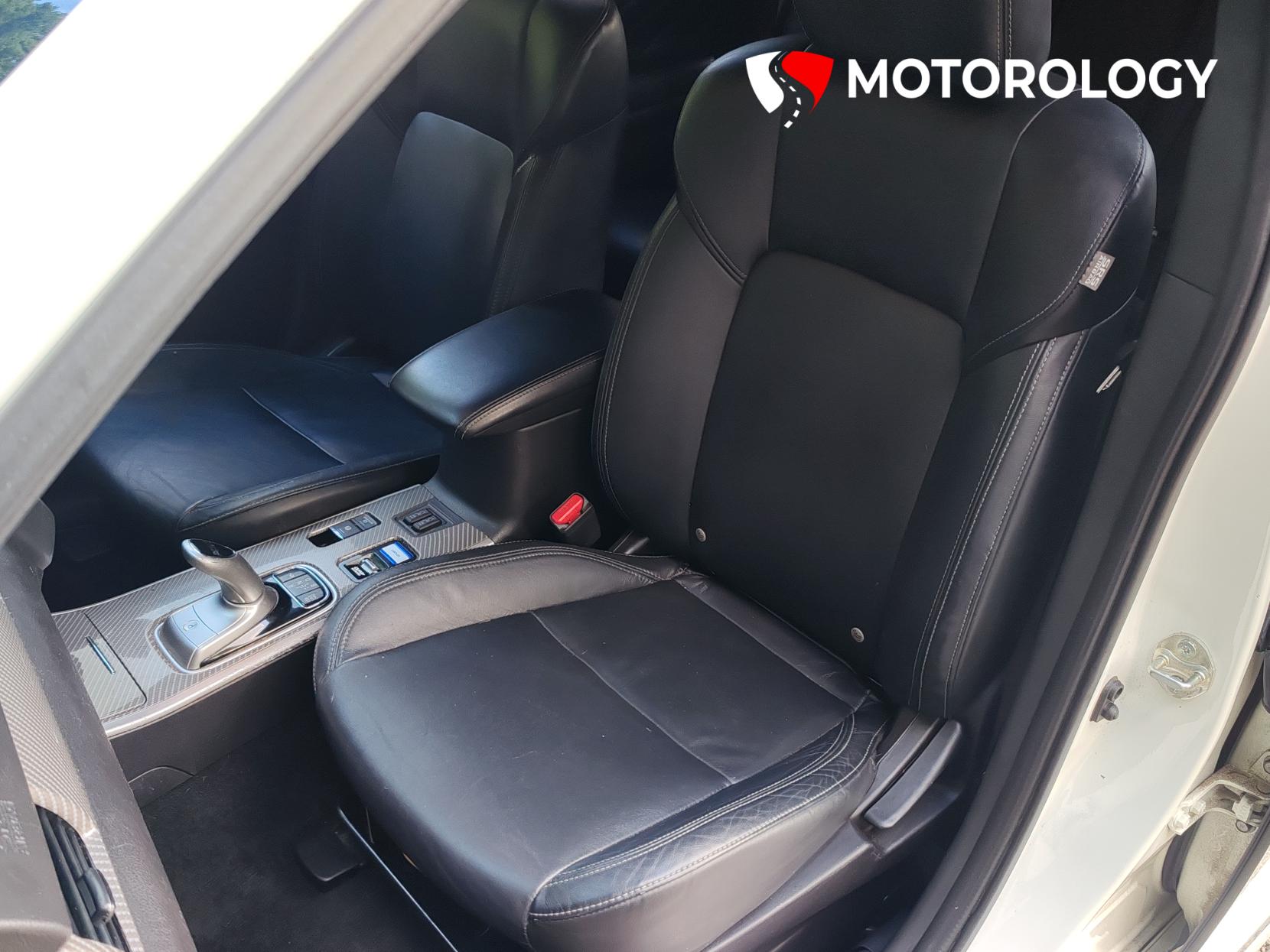 Mitsubishi Outlander 2.4h TwinMotor 13.8kWh Dynamic Safety SUV 5dr Petrol Plug-in Hybrid CVT 4WD Euro 6 (s/s) (224 ps)