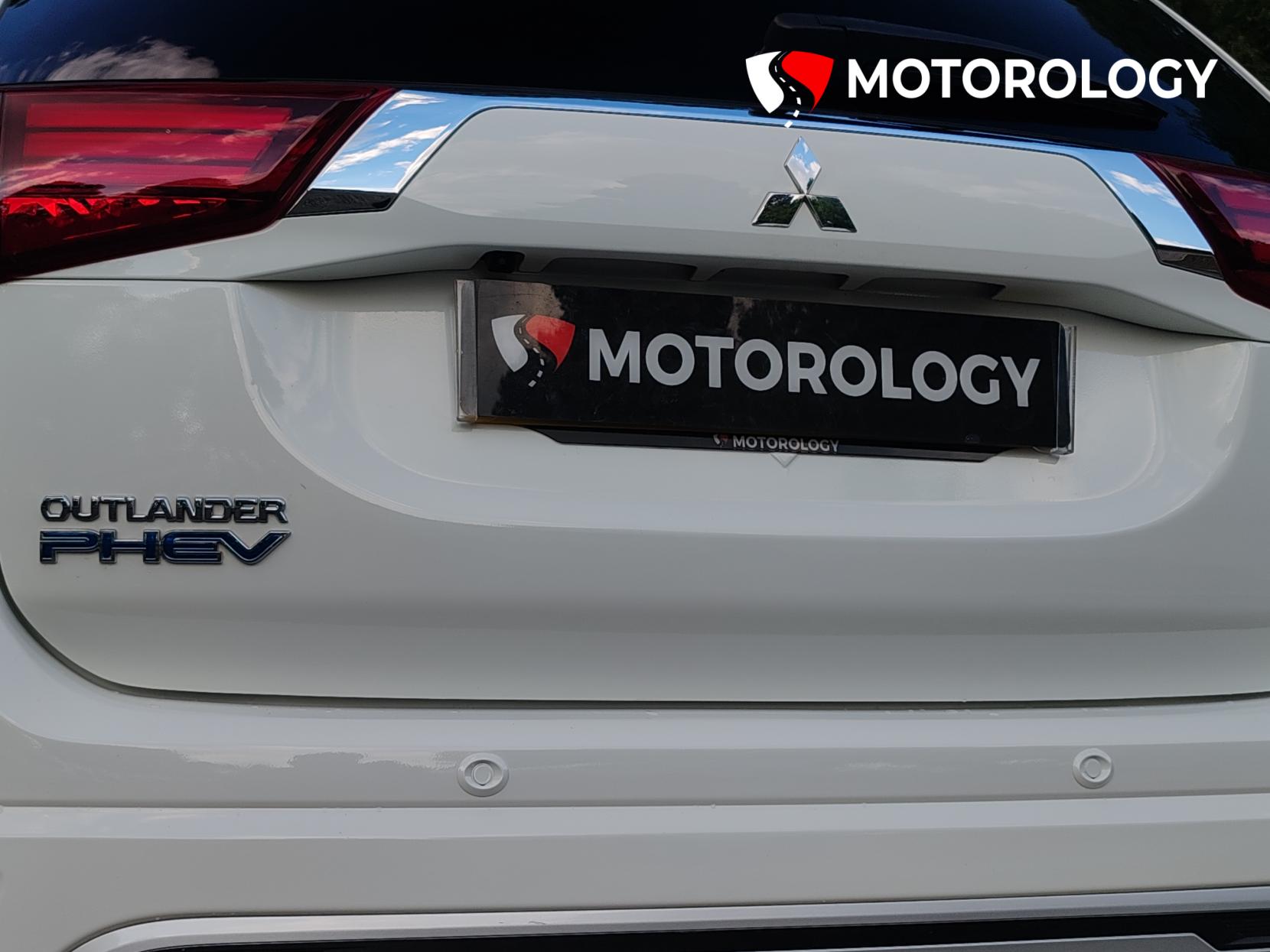 Mitsubishi Outlander 2.4h TwinMotor 13.8kWh Dynamic Safety SUV 5dr Petrol Plug-in Hybrid CVT 4WD Euro 6 (s/s) (224 ps)