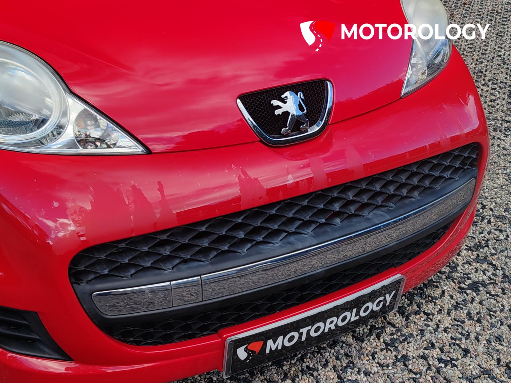 Peugeot 107 1.0 12V Urban Hatchback 5dr Petrol Manual Euro 5 (68 ps)