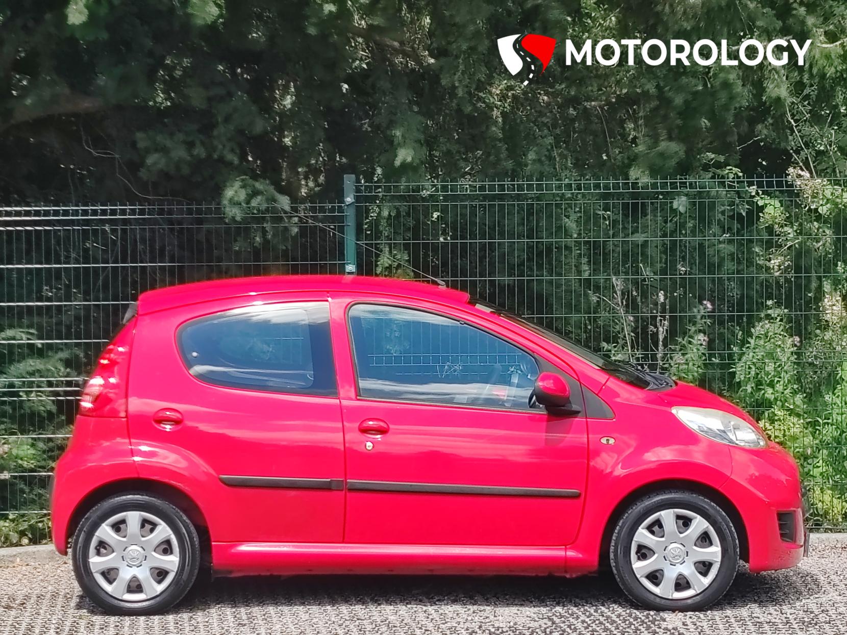 Peugeot 107 1.0 12V Urban Hatchback 5dr Petrol Manual Euro 5 (68 ps)