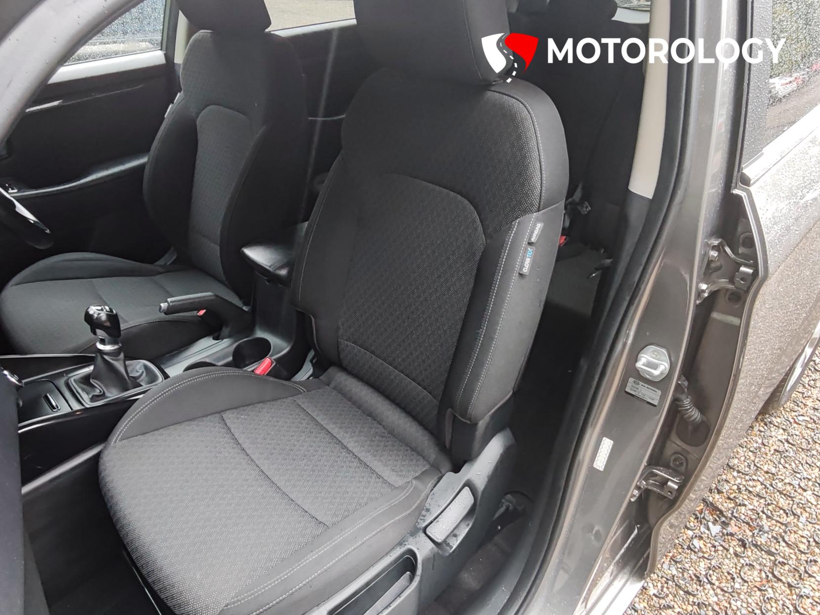 Kia Carens 1.7 CRDi 2 MPV 5dr Diesel Manual Euro 6 (s/s) (114 bhp)