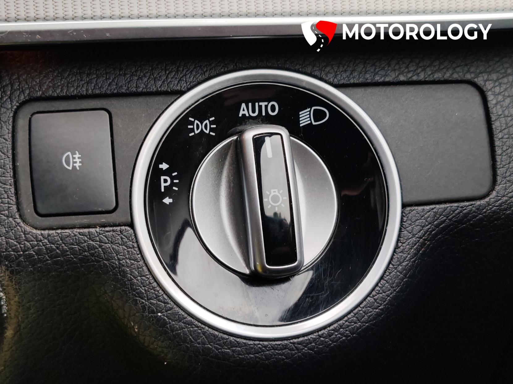 Mercedes-Benz E Class 2.1 E250 CDI SE Saloon 4dr Diesel G-Tronic+ Euro 5 (s/s) (204 ps)