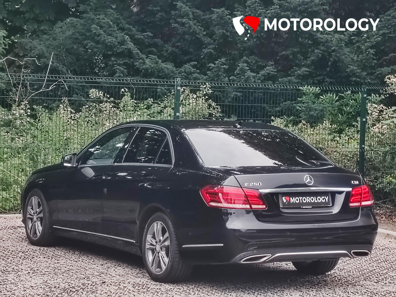 Mercedes-Benz E Class 2.1 E250 CDI SE Saloon 4dr Diesel G-Tronic+ Euro 5 (s/s) (204 ps)
