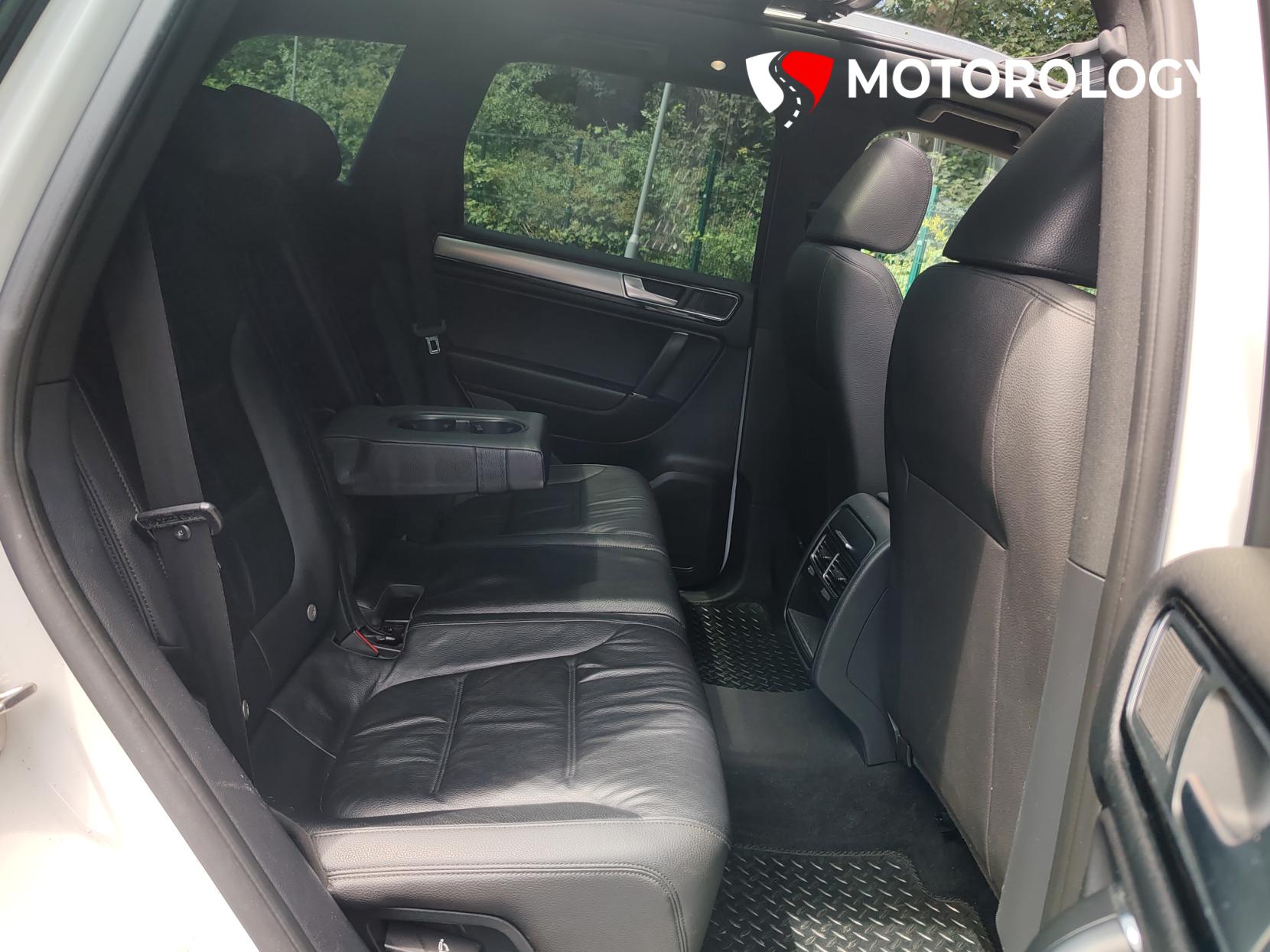 Volkswagen Touareg 3.0 TDI V6 BlueMotion Tech R-Line SUV 5dr Diesel Tiptronic 4WD Euro 6 (s/s) (262 ps)