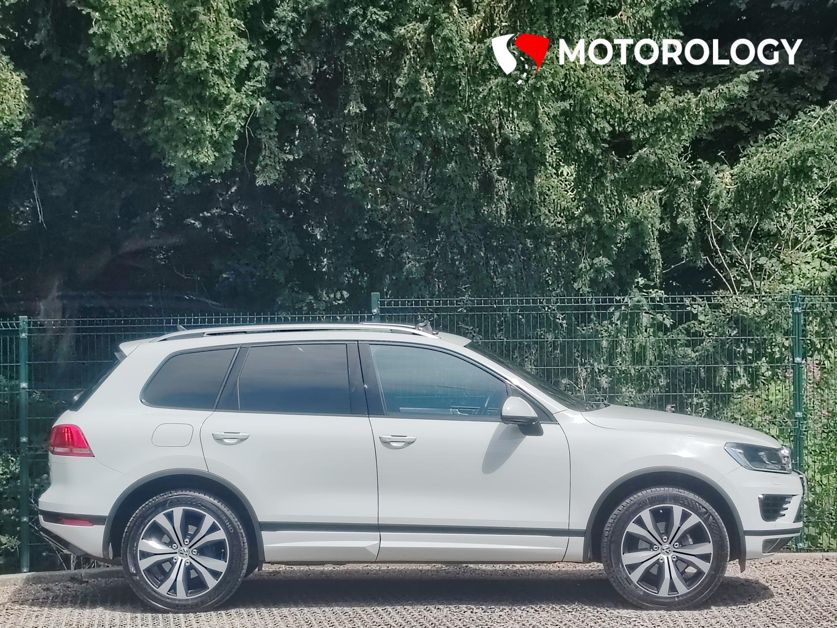 Volkswagen Touareg 3.0 TDI V6 BlueMotion Tech R-Line SUV 5dr Diesel Tiptronic 4WD Euro 6 (s/s) (262 ps)