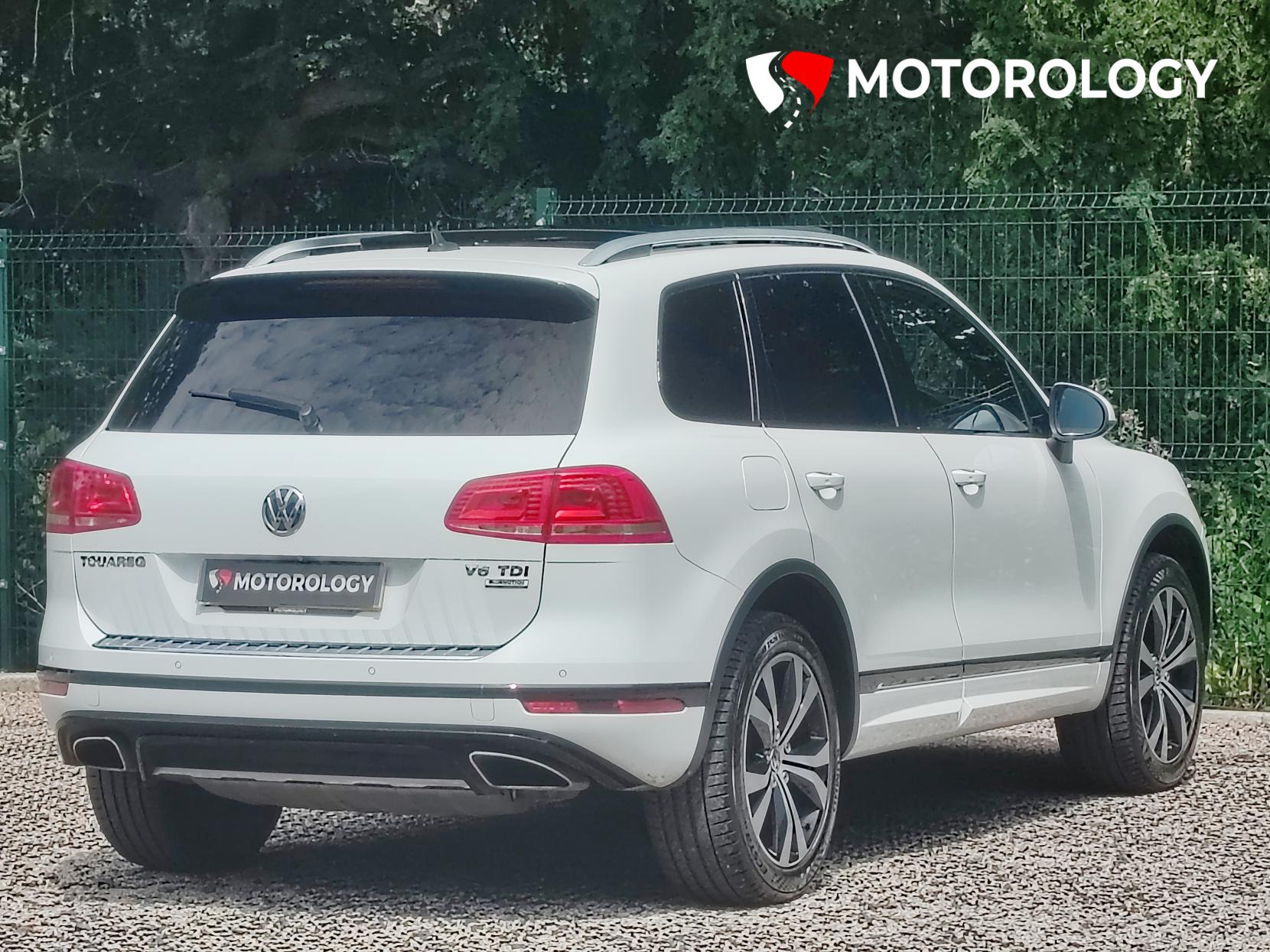 Volkswagen Touareg 3.0 TDI V6 BlueMotion Tech R-Line SUV 5dr Diesel Tiptronic 4WD Euro 6 (s/s) (262 ps)