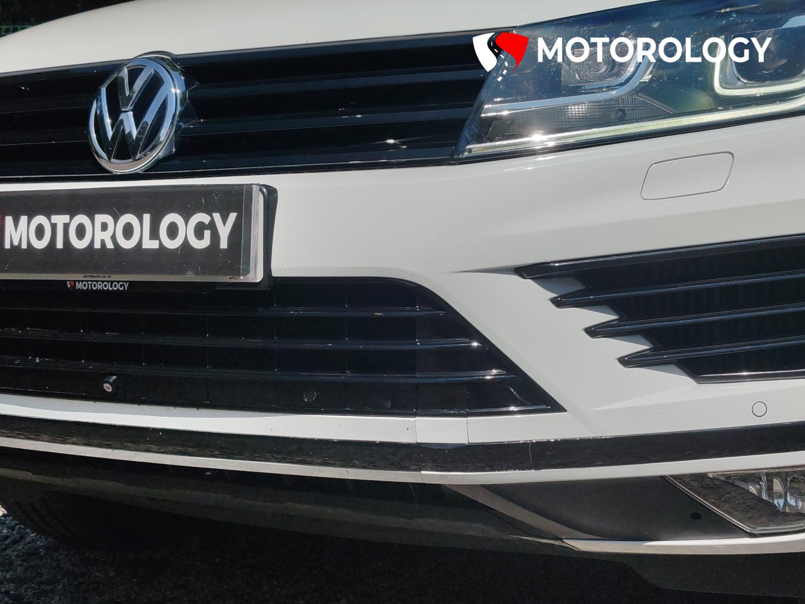 Volkswagen Touareg 3.0 TDI V6 BlueMotion Tech R-Line SUV 5dr Diesel Tiptronic 4WD Euro 6 (s/s) (262 ps)