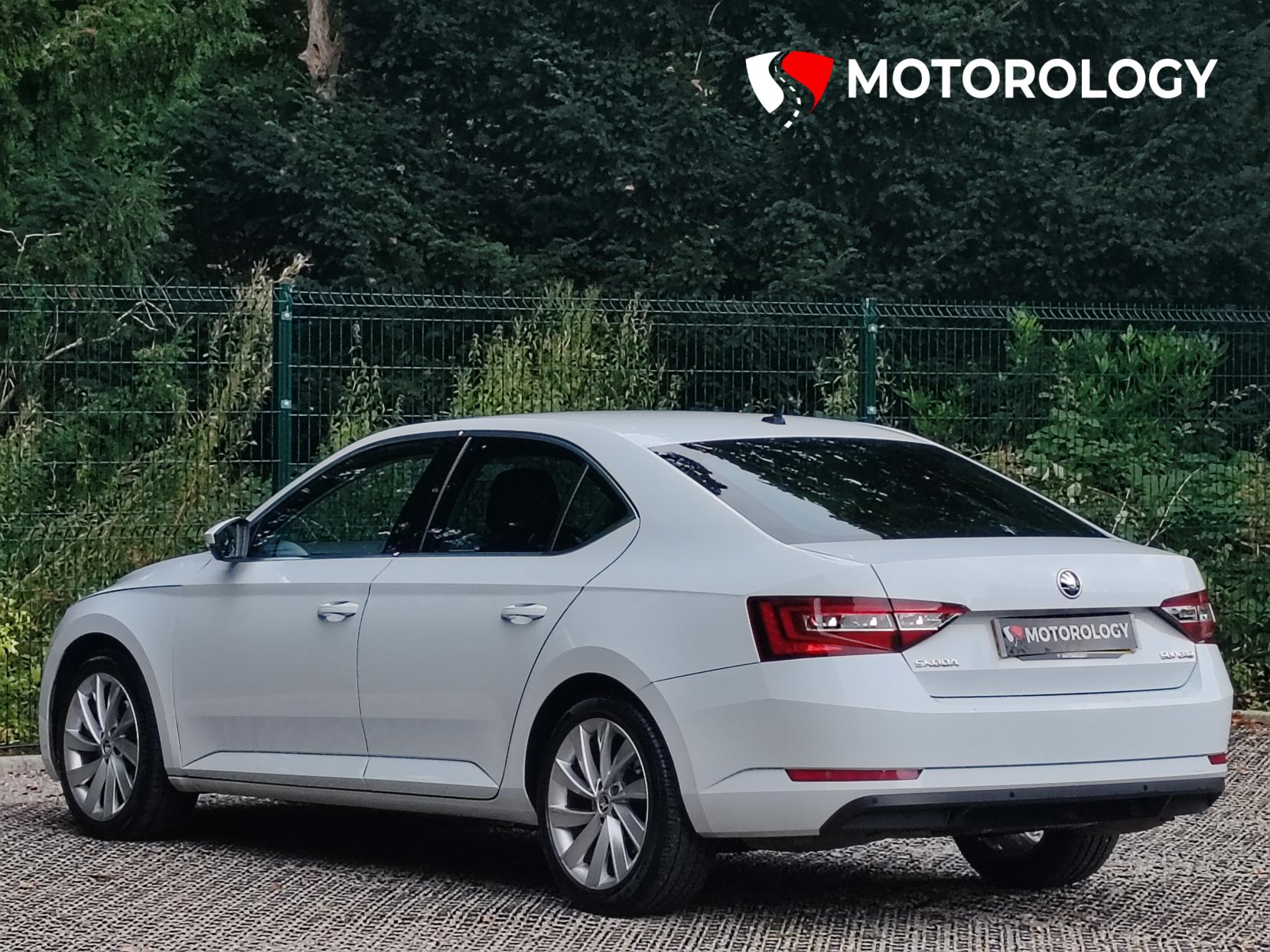 Skoda Superb 1.5 TSI ACT SE L Executive Hatchback 5dr Petrol DSG Euro 6 (s/s) (150 ps)