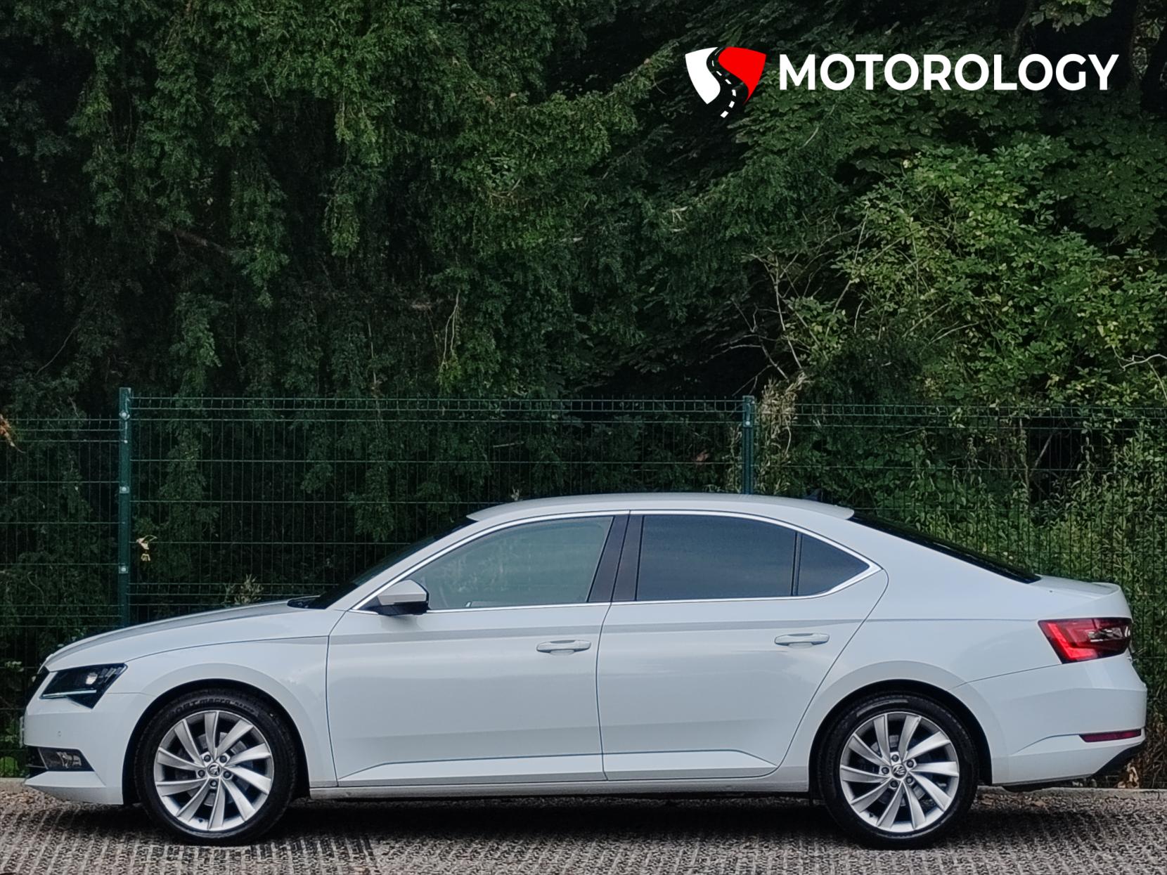 Skoda Superb 1.5 TSI ACT SE L Executive Hatchback 5dr Petrol DSG Euro 6 (s/s) (150 ps)