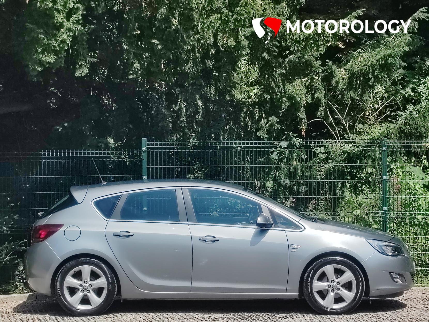 Vauxhall Astra 1.6 16v SRi Hatchback 5dr Petrol Manual Euro 5 (115 ps)