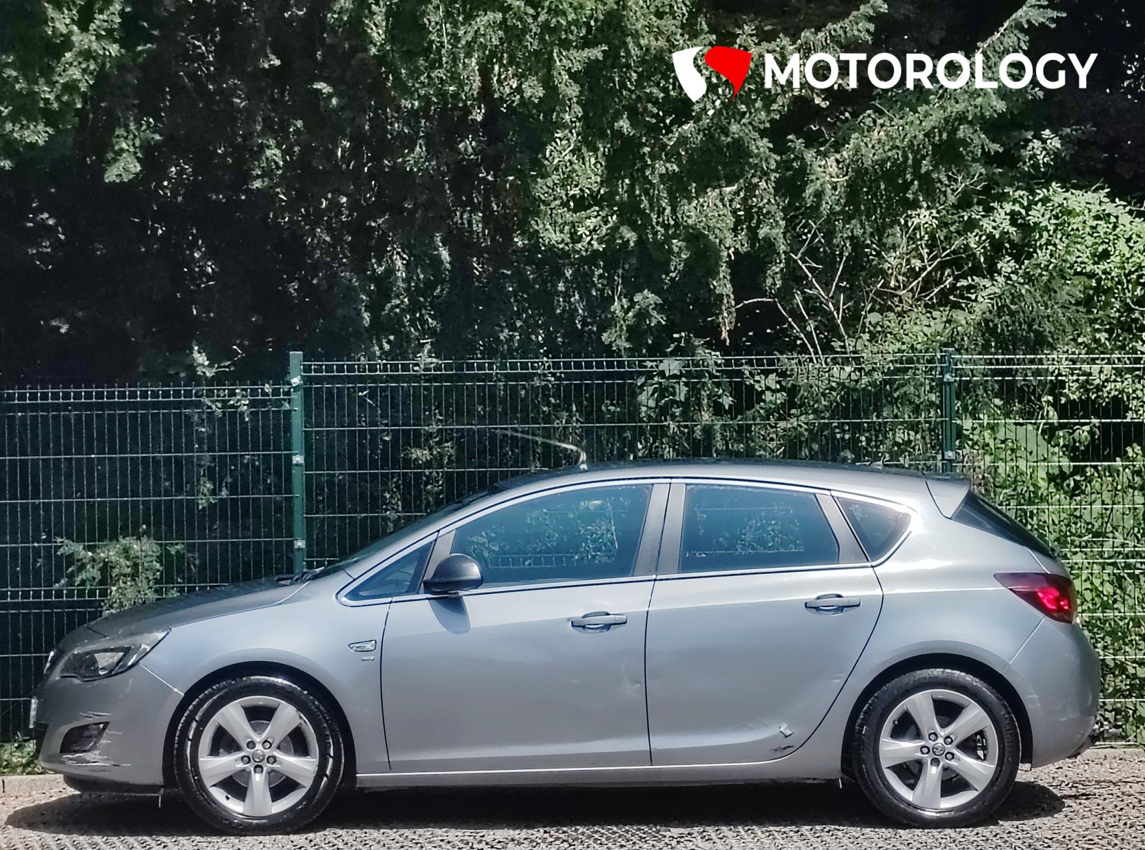 Vauxhall Astra 1.6 16v SRi Hatchback 5dr Petrol Manual Euro 5 (115 ps)