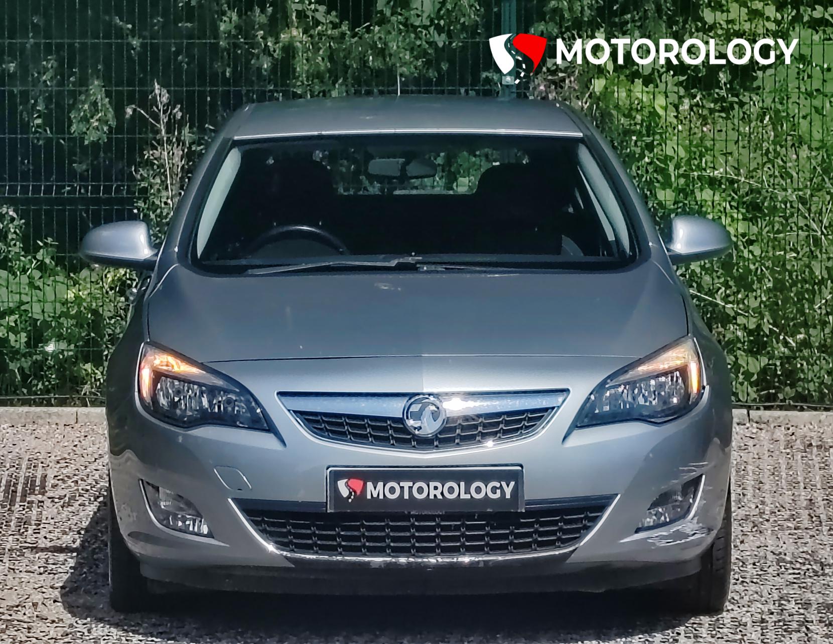 Vauxhall Astra 1.6 16v SRi Hatchback 5dr Petrol Manual Euro 5 (115 ps)