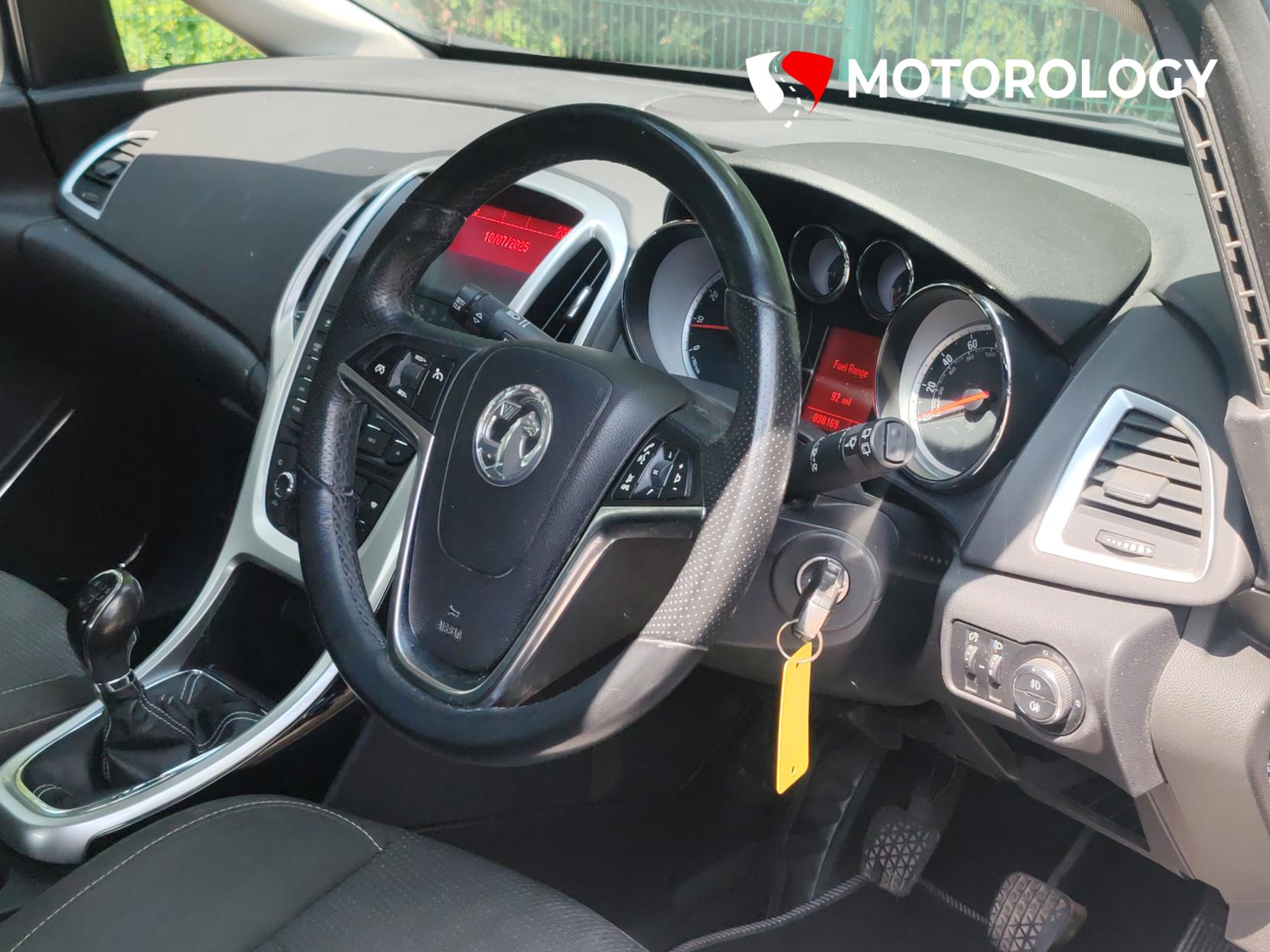 Vauxhall Astra 1.6 16v SRi Hatchback 5dr Petrol Manual Euro 5 (115 ps)