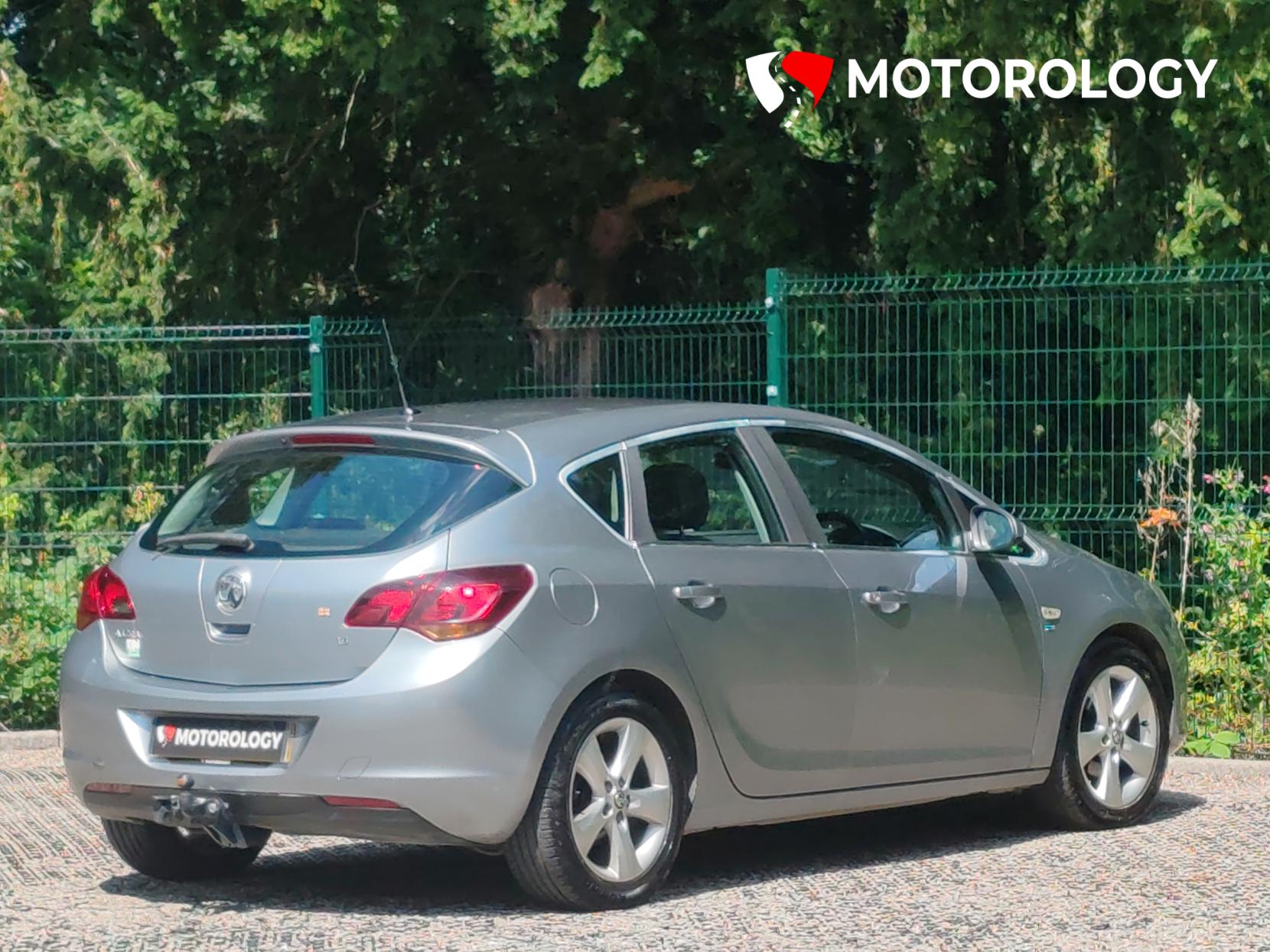 Vauxhall Astra 1.6 16v SRi Hatchback 5dr Petrol Manual Euro 5 (115 ps)