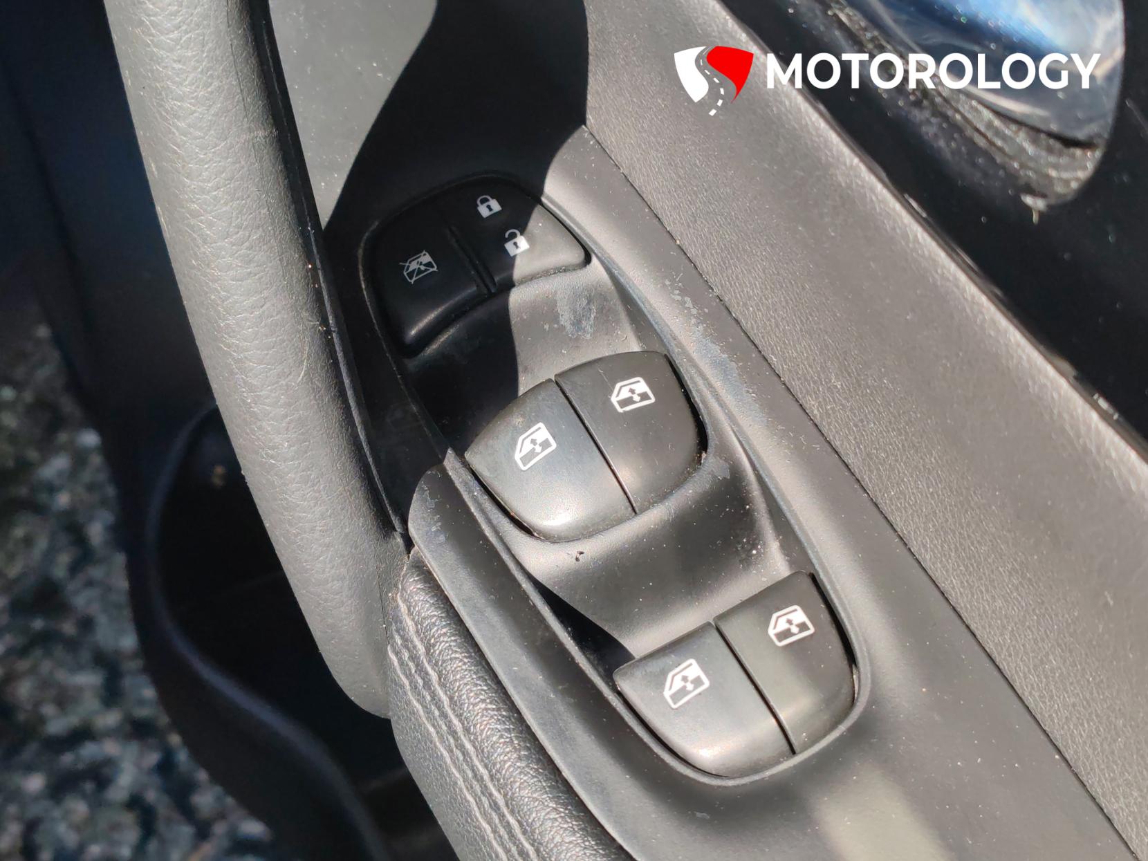 Nissan Qashqai 1.3 DIG-T N-Connecta SUV 5dr Petrol DCT Auto Euro 6 (s/s) (160 ps)