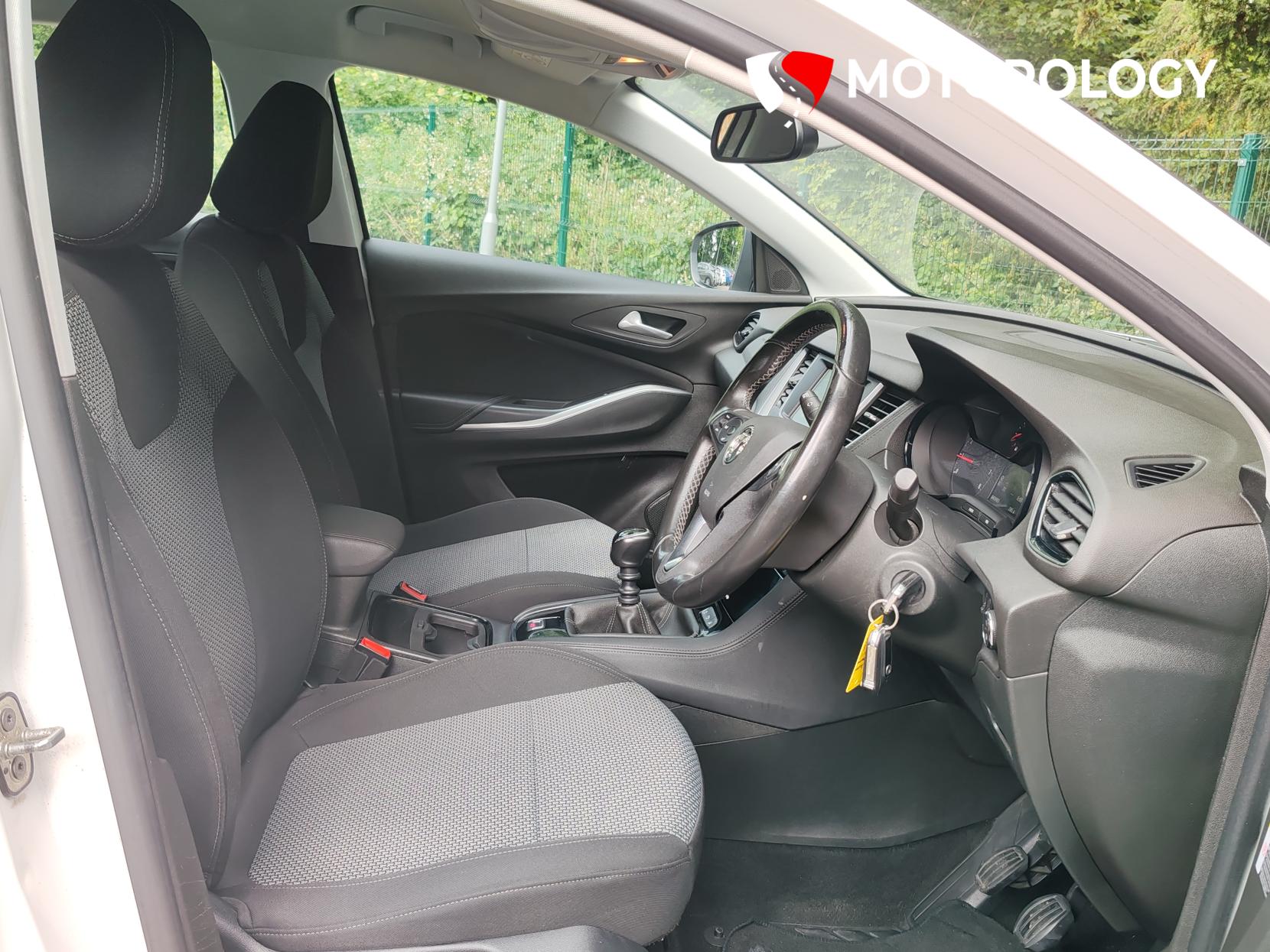 Vauxhall Grandland X 1.2 Turbo GPF SE SUV 5dr Petrol Manual Euro 6 (s/s) (130 ps)