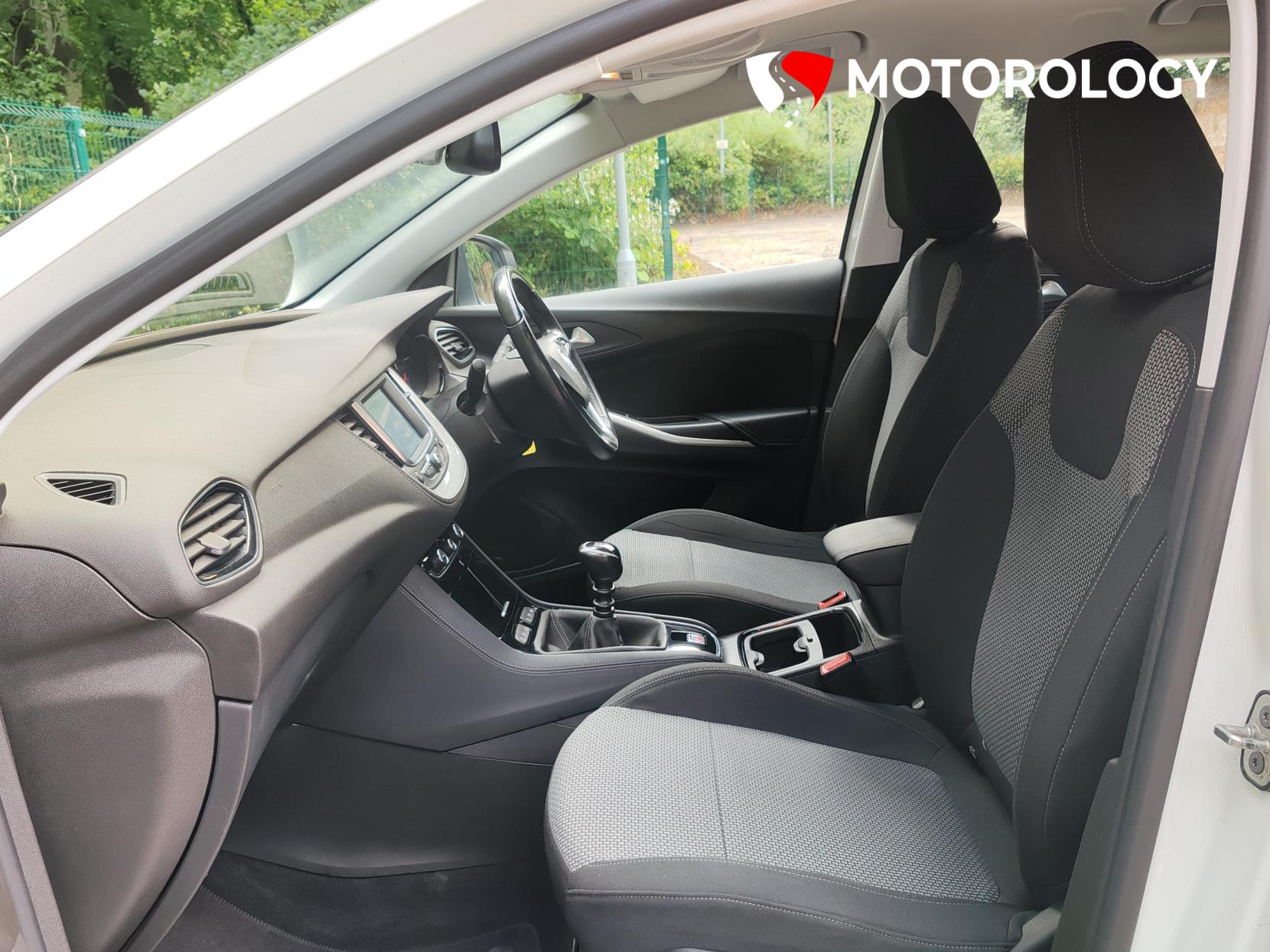 Vauxhall Grandland X 1.2 Turbo GPF SE SUV 5dr Petrol Manual Euro 6 (s/s) (130 ps)