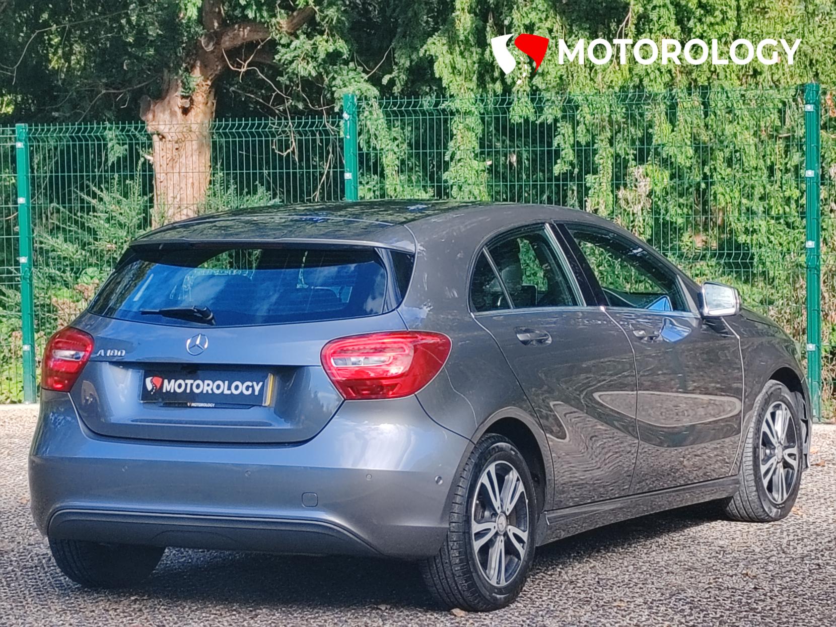 Mercedes-Benz A Class 1.6 A180 SE (Executive) Hatchback 5dr Petrol Manual Euro 6 (s/s) (122 ps)