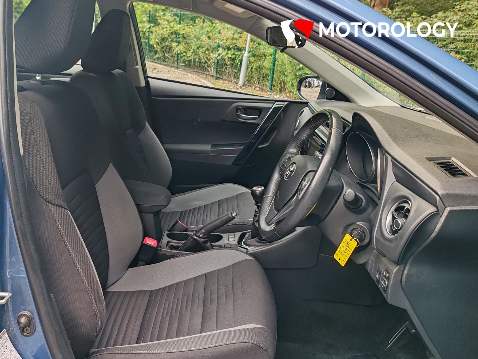 Toyota Auris 1.2 VVT-i Icon Hatchback 5dr Petrol Manual Euro 6 (s/s) (116 ps)