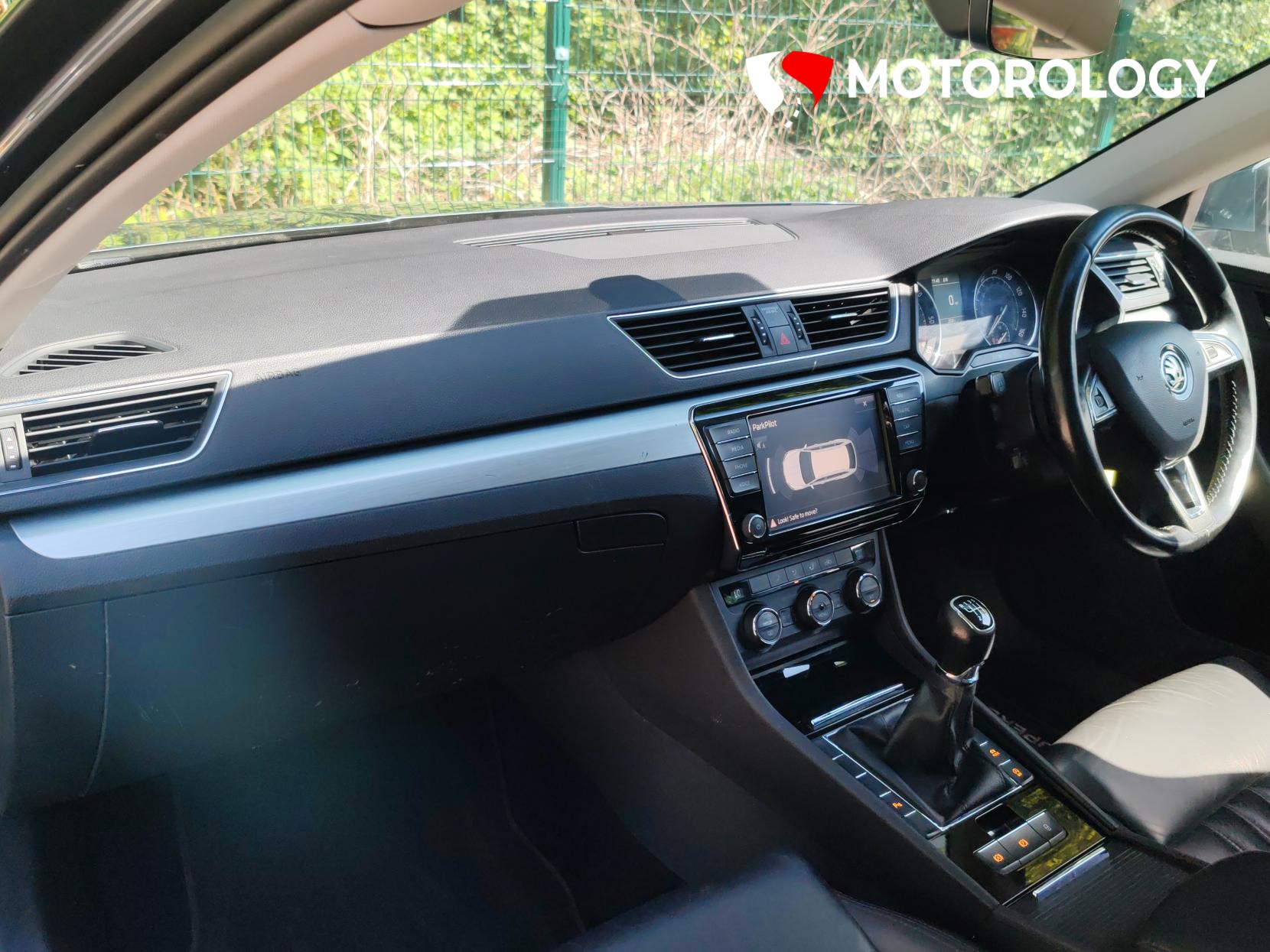 Skoda Superb 2.0 TDI SE Technology Estate 5dr Diesel Manual Euro 6 (s/s) (150 ps)