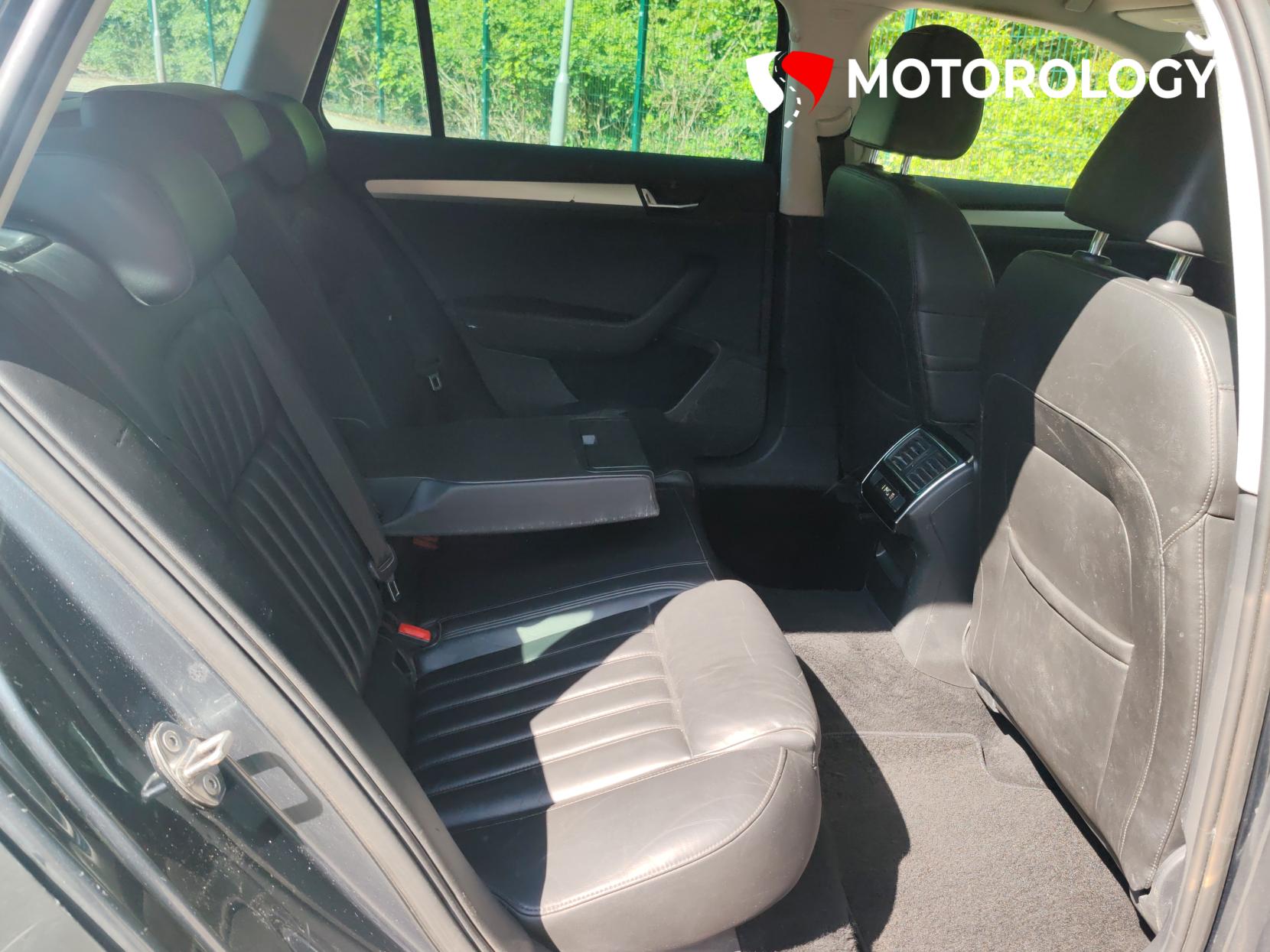 Skoda Superb 2.0 TDI SE Technology Estate 5dr Diesel Manual Euro 6 (s/s) (150 ps)