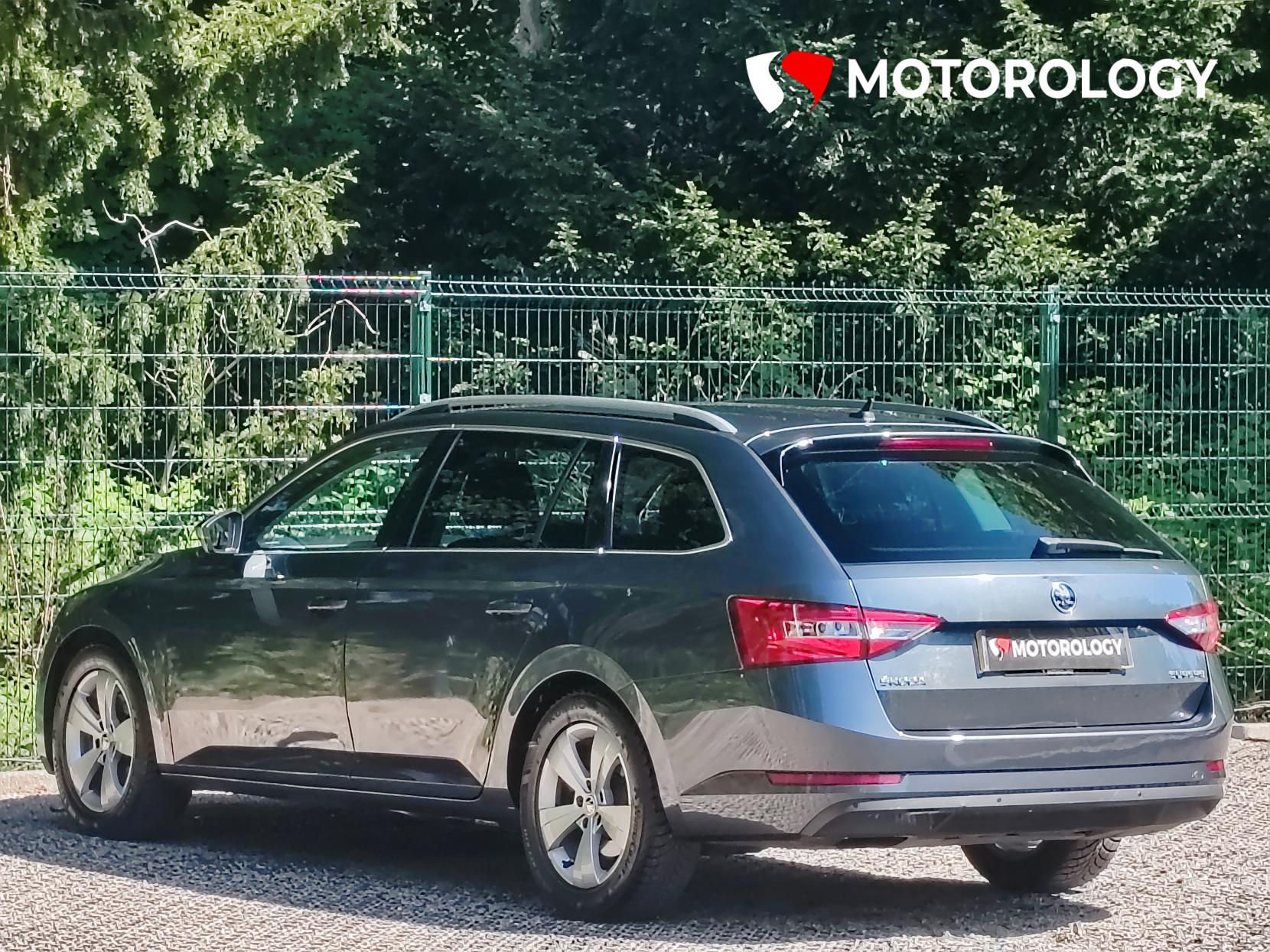 Skoda Superb 2.0 TDI SE Technology Estate 5dr Diesel Manual Euro 6 (s/s) (150 ps)