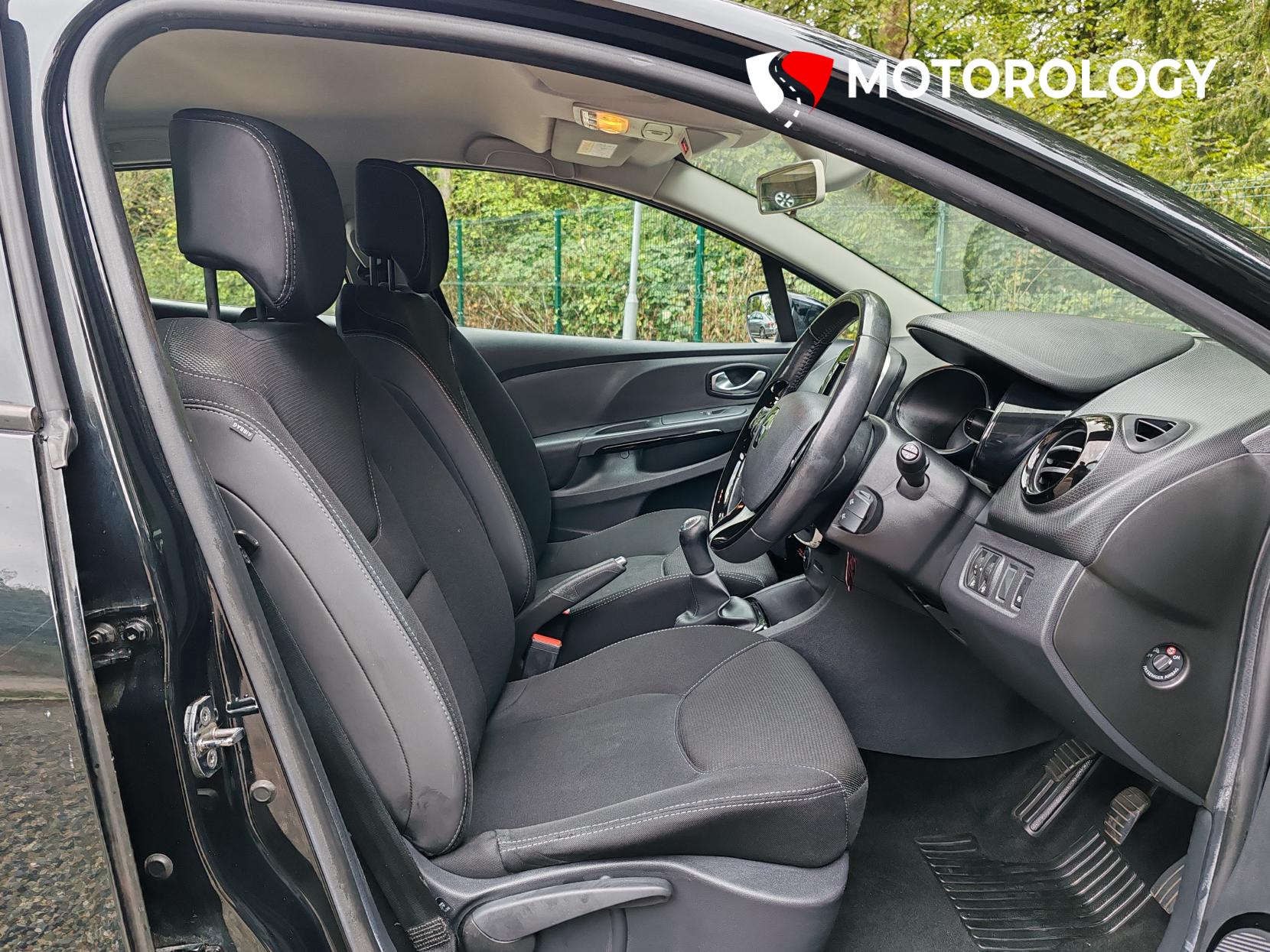 Renault Clio 0.9 TCe Dynamique Nav Hatchback 5dr Petrol Manual Euro 6 (s/s) (90 ps)