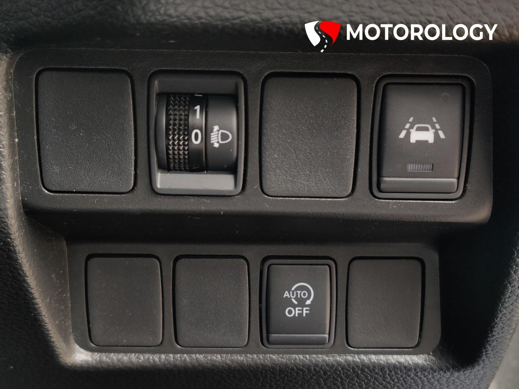 Nissan Qashqai 1.3 DIG-T N-Connecta SUV 5dr Petrol Manual Euro 6 (s/s) (160 ps)