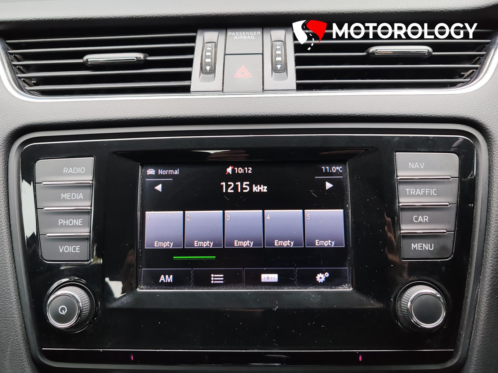 Skoda Octavia 1.6 TDI Elegance Hatchback 5dr Diesel DSG Euro 5 (s/s) (105 ps)