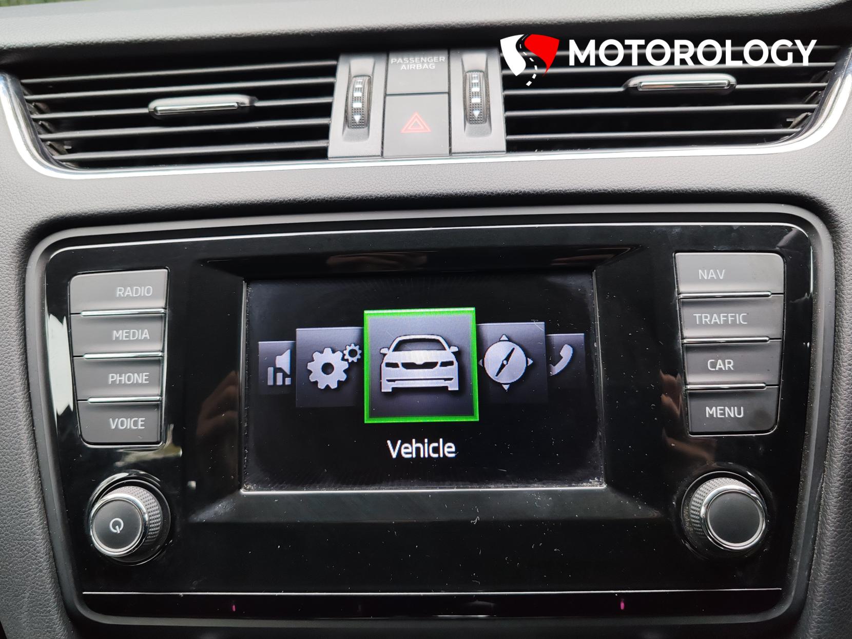 Skoda Octavia 1.6 TDI Elegance Hatchback 5dr Diesel DSG Euro 5 (s/s) (105 ps)