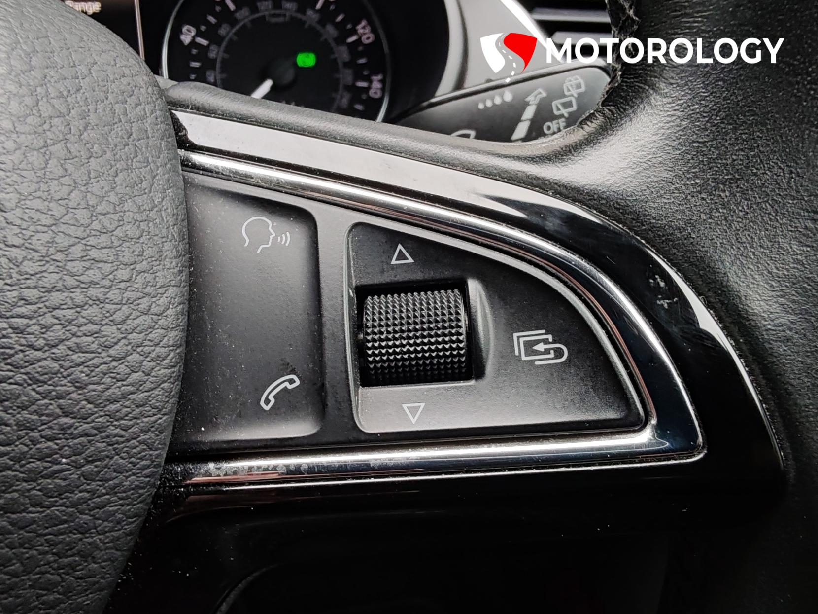 Skoda Octavia 1.6 TDI Elegance Hatchback 5dr Diesel DSG Euro 5 (s/s) (105 ps)