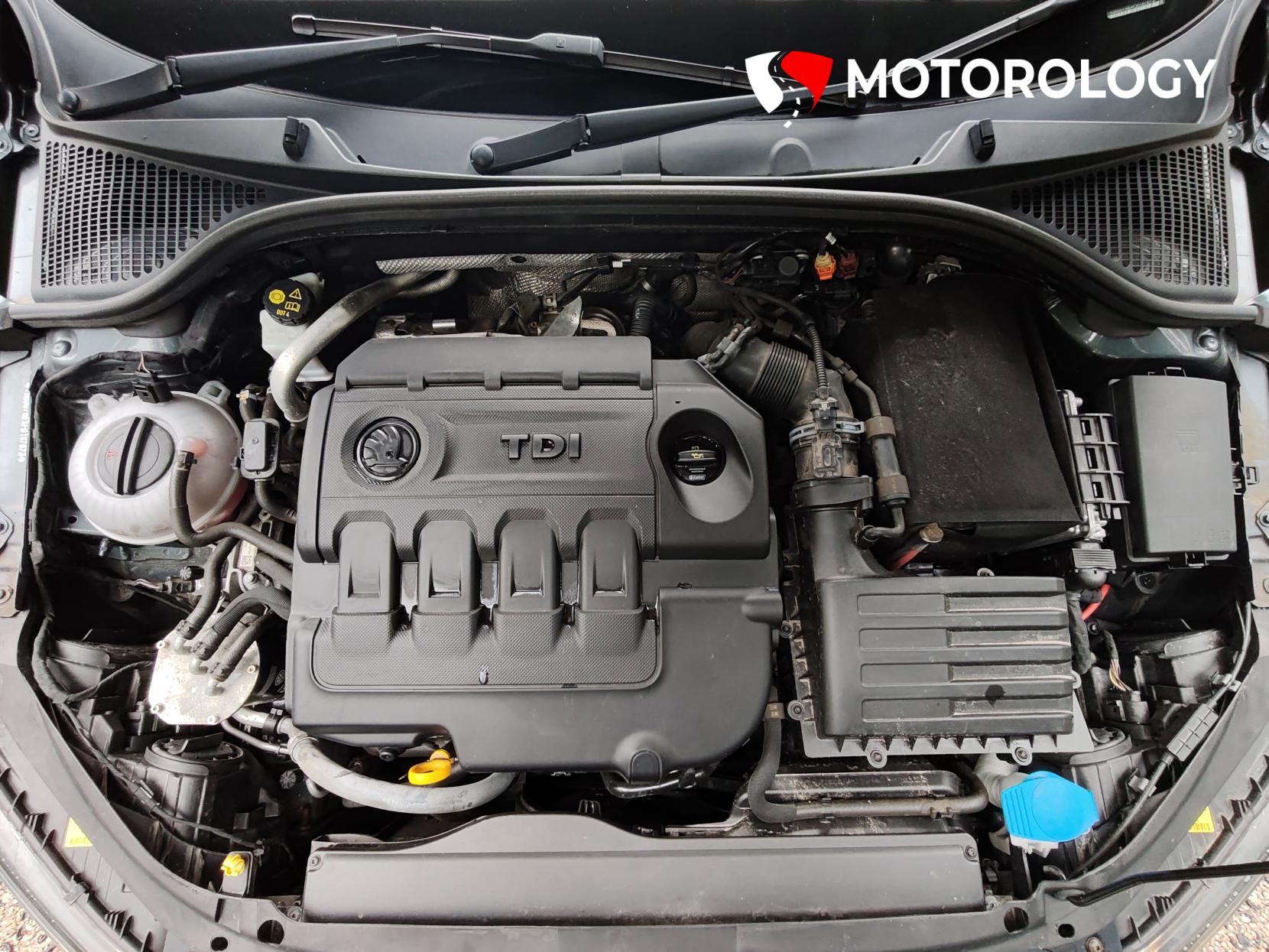 Skoda Octavia 1.6 TDI Elegance Hatchback 5dr Diesel DSG Euro 5 (s/s) (105 ps)